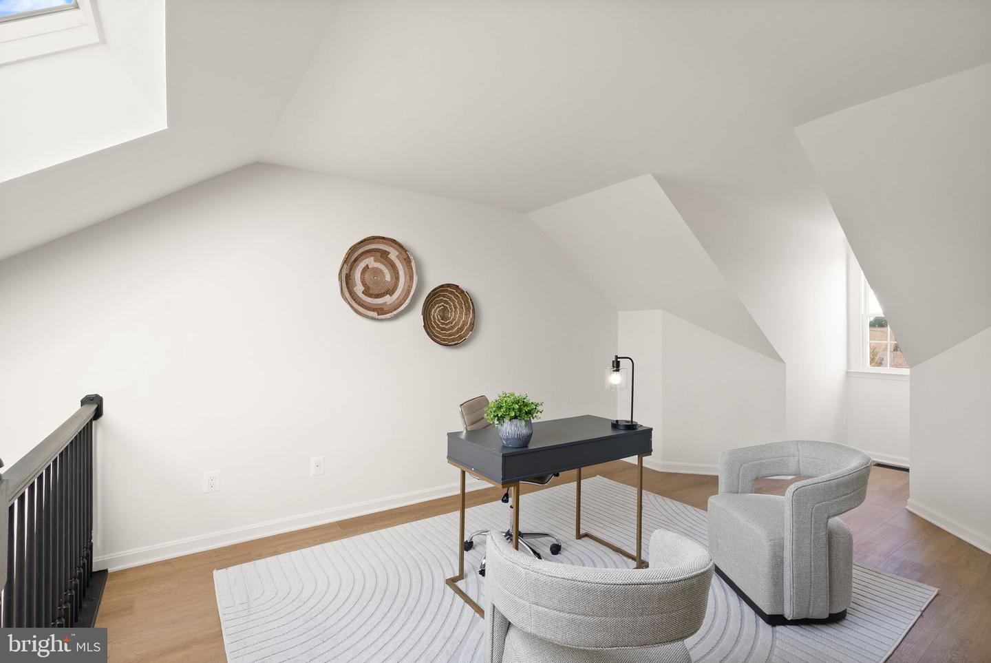 7057 KINGS MANOR DR, ALEXANDRIA, Virginia 22315, 3 Bedrooms Bedrooms, ,3 BathroomsBathrooms,Residential,For sale,7057 KINGS MANOR DR,VAFX2274066 MLS # VAFX2274066