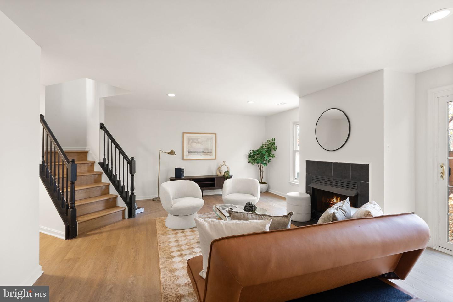 7057 KINGS MANOR DR, ALEXANDRIA, Virginia 22315, 3 Bedrooms Bedrooms, ,3 BathroomsBathrooms,Residential,For sale,7057 KINGS MANOR DR,VAFX2274066 MLS # VAFX2274066