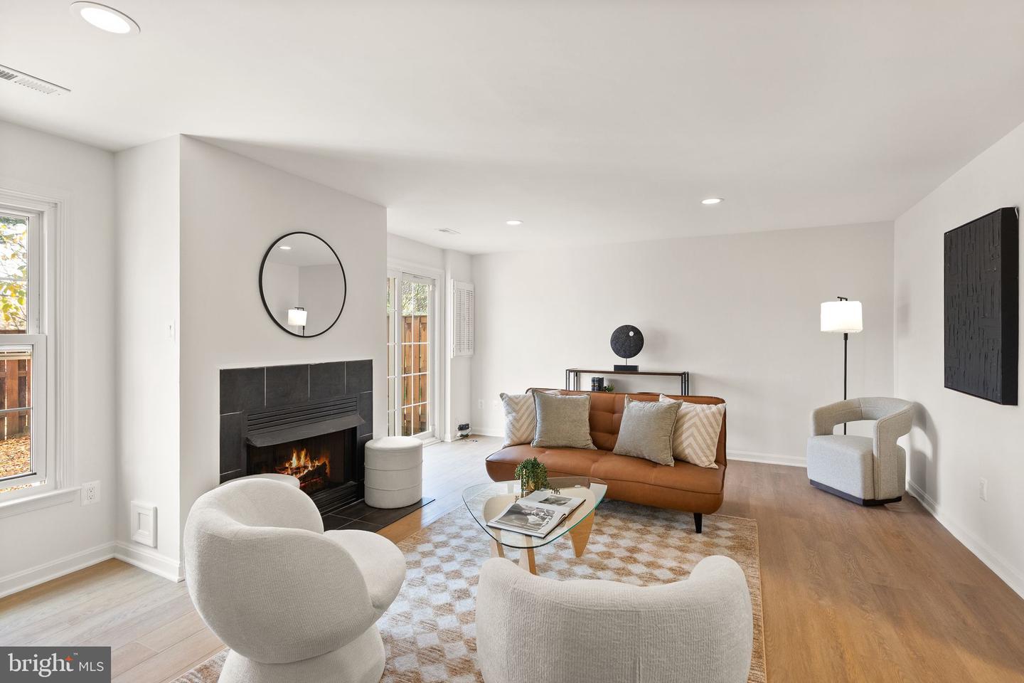 7057 KINGS MANOR DR, ALEXANDRIA, Virginia 22315, 3 Bedrooms Bedrooms, ,3 BathroomsBathrooms,Residential,For sale,7057 KINGS MANOR DR,VAFX2274066 MLS # VAFX2274066