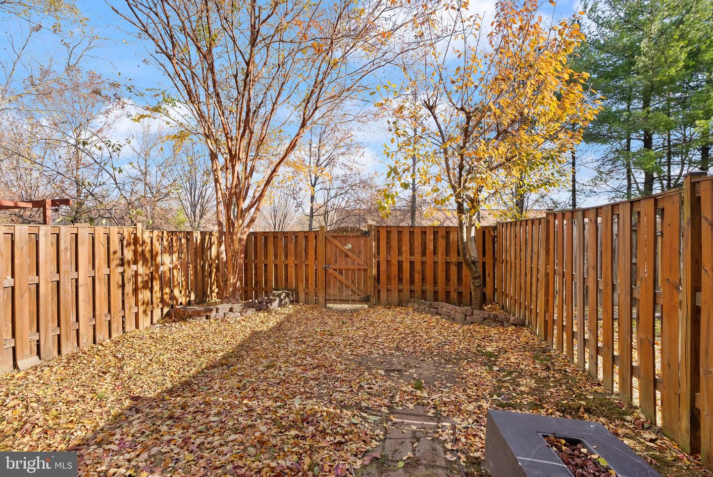 7057 KINGS MANOR DR, ALEXANDRIA, Virginia 22315, 3 Bedrooms Bedrooms, ,3 BathroomsBathrooms,Residential,For sale,7057 KINGS MANOR DR,VAFX2274066 MLS # VAFX2274066