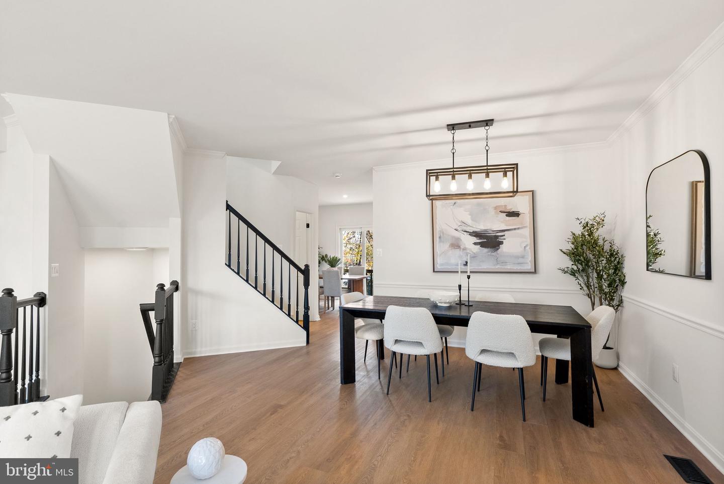 7057 KINGS MANOR DR, ALEXANDRIA, Virginia 22315, 3 Bedrooms Bedrooms, ,3 BathroomsBathrooms,Residential,For sale,7057 KINGS MANOR DR,VAFX2274066 MLS # VAFX2274066