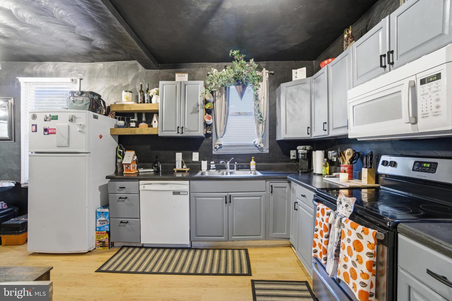 5911 DUNKIRK ST, PORTSMOUTH, Virginia 23703, 3 Bedrooms Bedrooms, 5 Rooms Rooms,2 BathroomsBathrooms,Residential,For sale,5911 DUNKIRK ST,VAPM2000026 MLS # VAPM2000026 5911 DUNKIRK ST, PORTSMOUTH, Virginia 23703, 3 Bedrooms Bedrooms, 5 Rooms Rooms,2 BathroomsBathrooms,Residential,For sale,5911 DUNKIRK ST,VAPM2000026 MLS # VAPM2000026