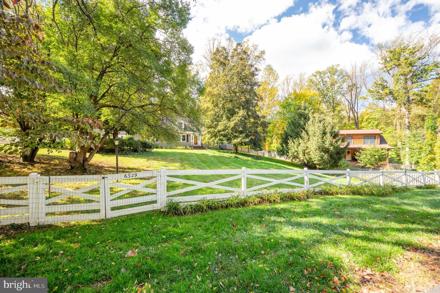 6329 NICHOLSON ST, FALLS CHURCH, Virginia 22044, 4 Bedrooms Bedrooms, 8 Rooms Rooms,3 BathroomsBathrooms,Residential,For sale,6329 NICHOLSON ST,VAFX2275766 MLS # VAFX2275766