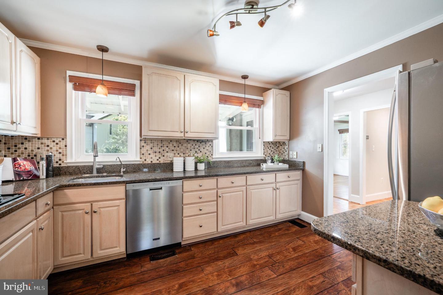 6329 NICHOLSON ST, FALLS CHURCH, Virginia 22044, 4 Bedrooms Bedrooms, 8 Rooms Rooms,3 BathroomsBathrooms,Residential,For sale,6329 NICHOLSON ST,VAFX2275766 MLS # VAFX2275766