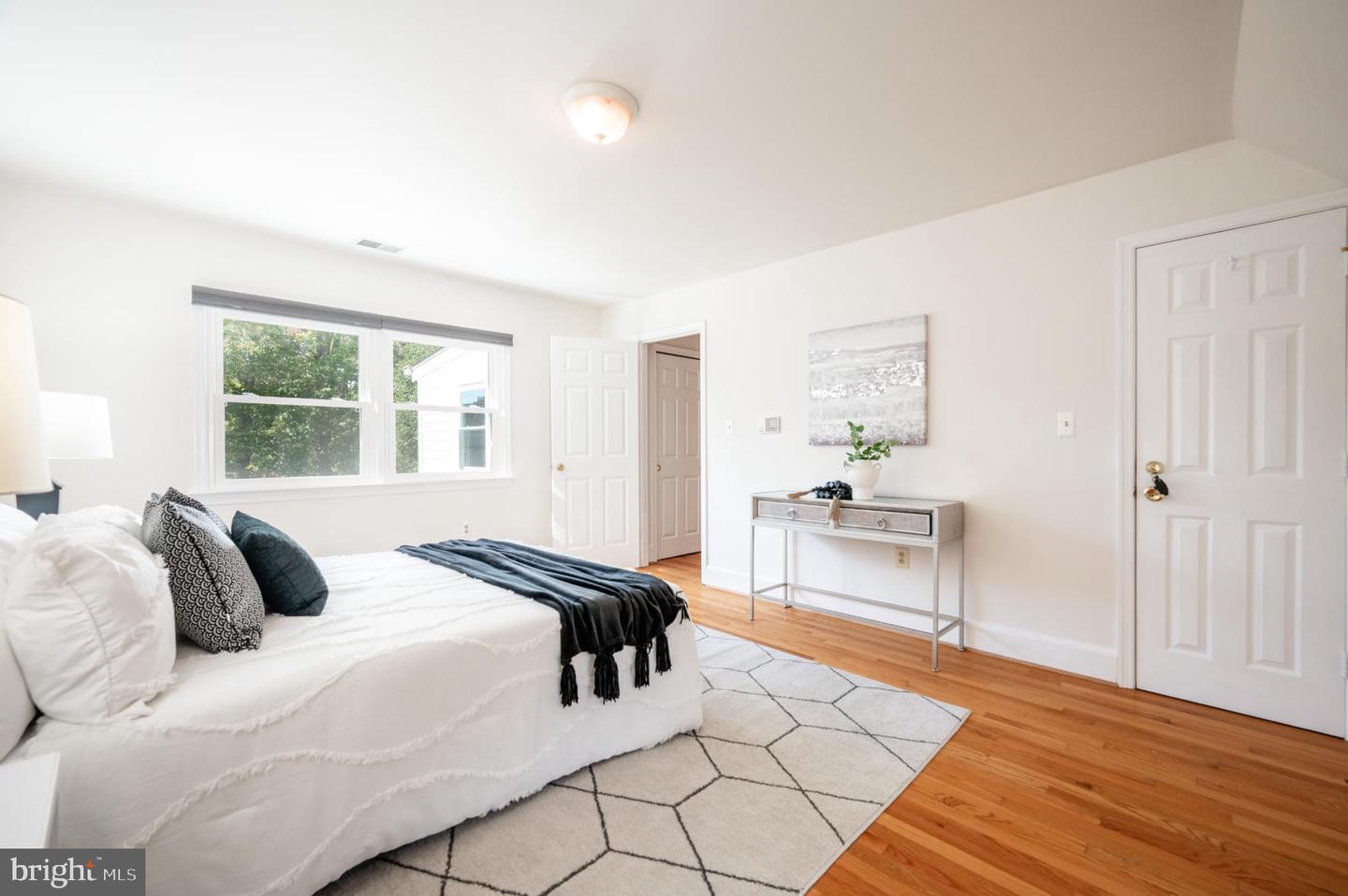 6329 NICHOLSON ST, FALLS CHURCH, Virginia 22044, 4 Bedrooms Bedrooms, 8 Rooms Rooms,3 BathroomsBathrooms,Residential,For sale,6329 NICHOLSON ST,VAFX2275766 MLS # VAFX2275766