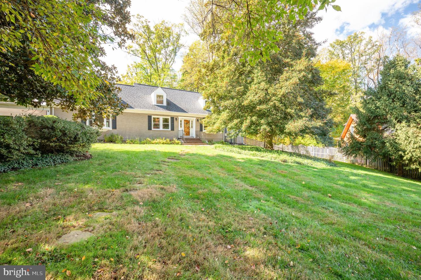 6329 NICHOLSON ST, FALLS CHURCH, Virginia 22044, 4 Bedrooms Bedrooms, 8 Rooms Rooms,3 BathroomsBathrooms,Residential,For sale,6329 NICHOLSON ST,VAFX2275766 MLS # VAFX2275766