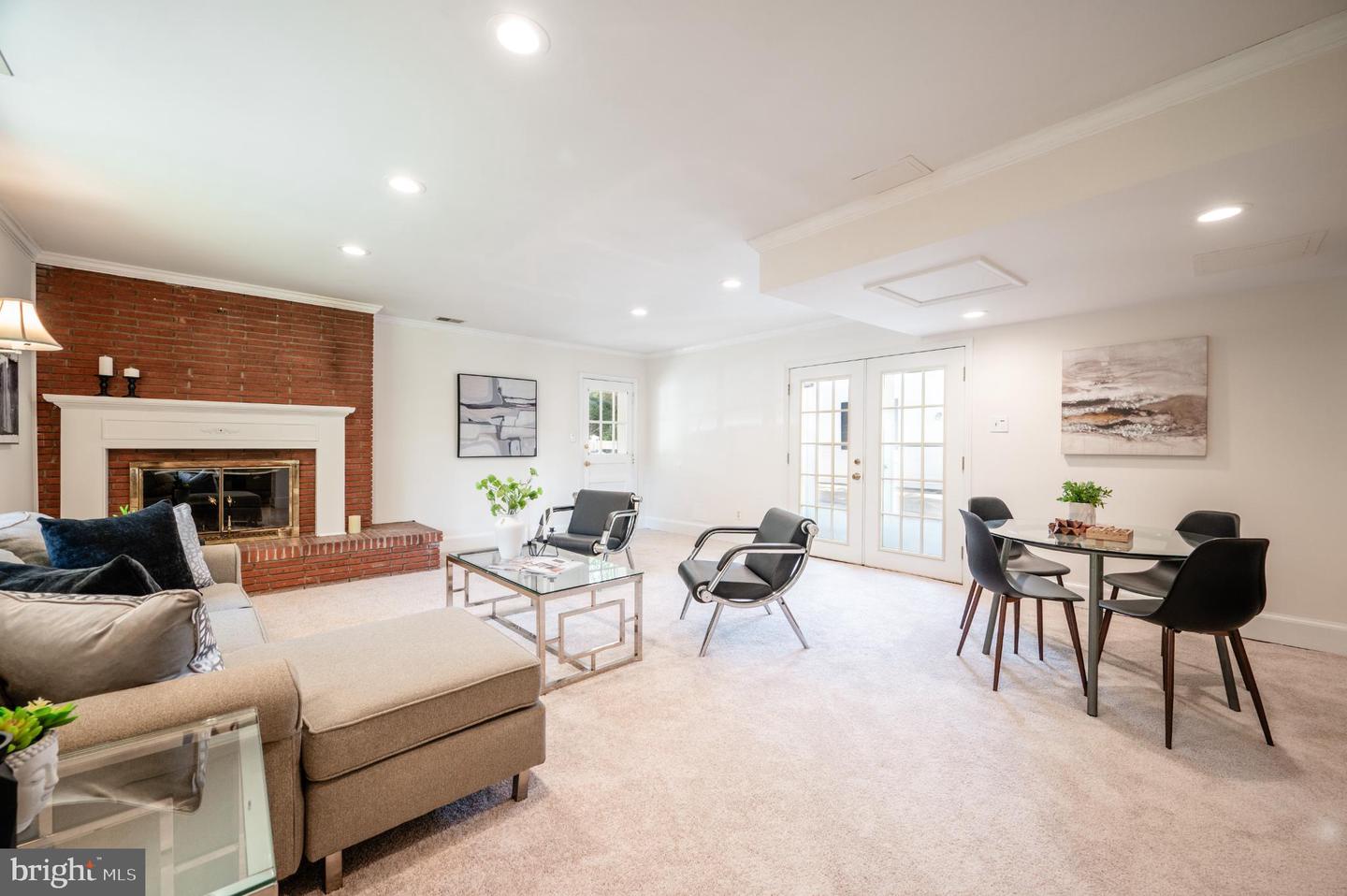 6329 NICHOLSON ST, FALLS CHURCH, Virginia 22044, 4 Bedrooms Bedrooms, 8 Rooms Rooms,3 BathroomsBathrooms,Residential,For sale,6329 NICHOLSON ST,VAFX2275766 MLS # VAFX2275766