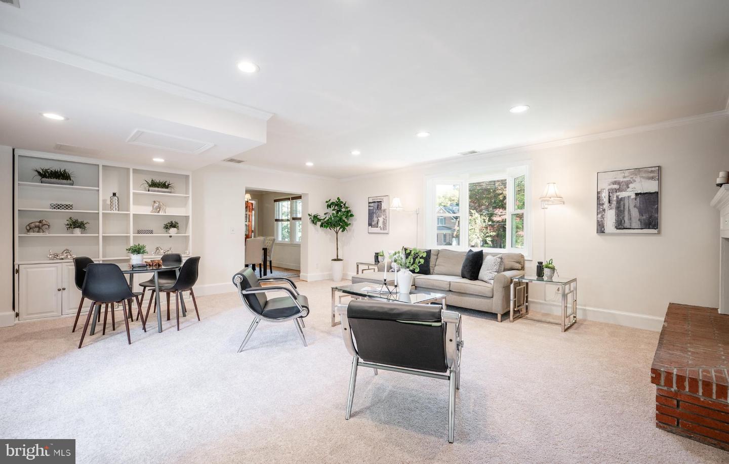 6329 NICHOLSON ST, FALLS CHURCH, Virginia 22044, 4 Bedrooms Bedrooms, 8 Rooms Rooms,3 BathroomsBathrooms,Residential,For sale,6329 NICHOLSON ST,VAFX2275766 MLS # VAFX2275766