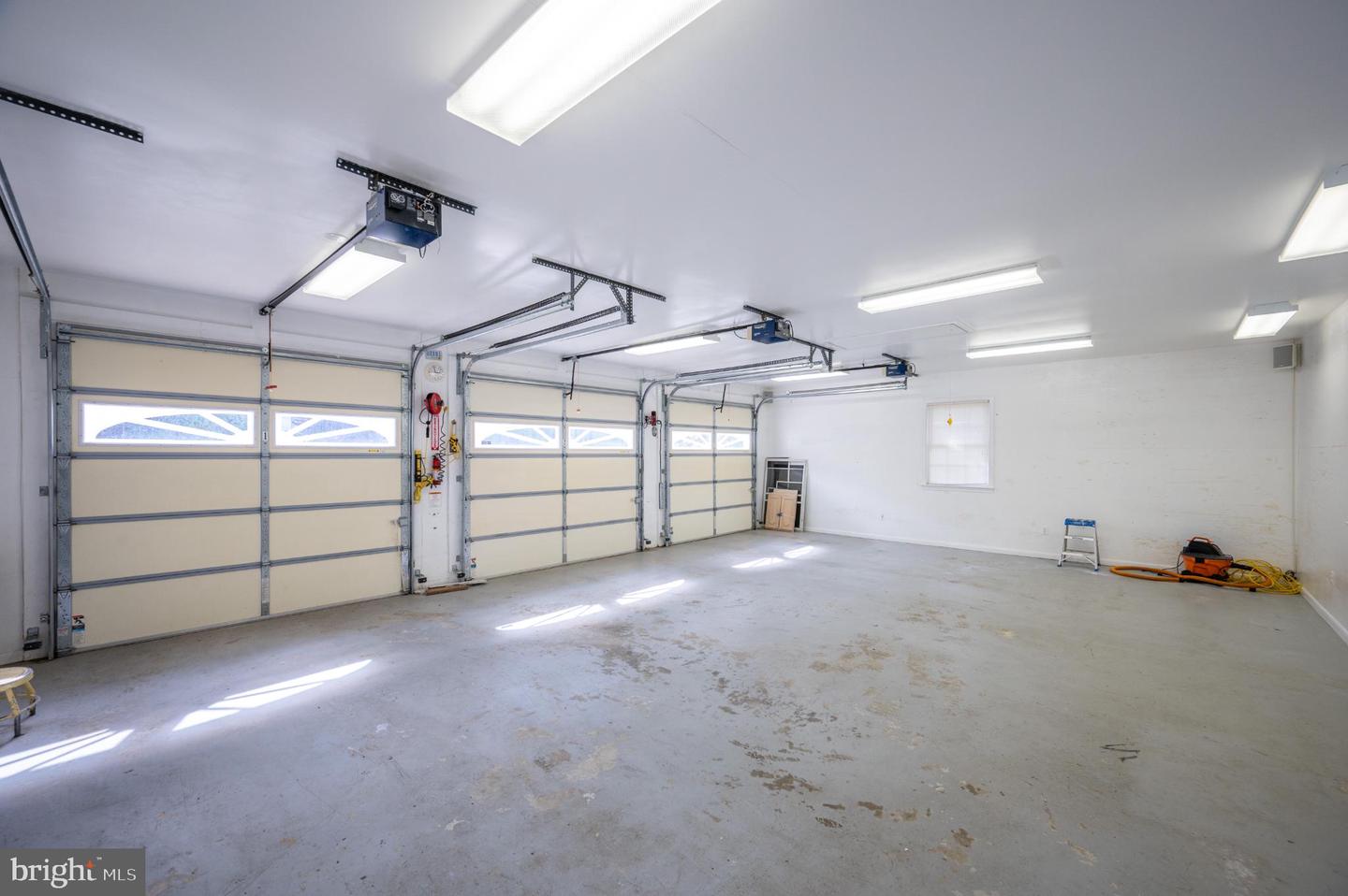 6329 NICHOLSON ST, FALLS CHURCH, Virginia 22044, 4 Bedrooms Bedrooms, 8 Rooms Rooms,3 BathroomsBathrooms,Residential,For sale,6329 NICHOLSON ST,VAFX2275766 MLS # VAFX2275766