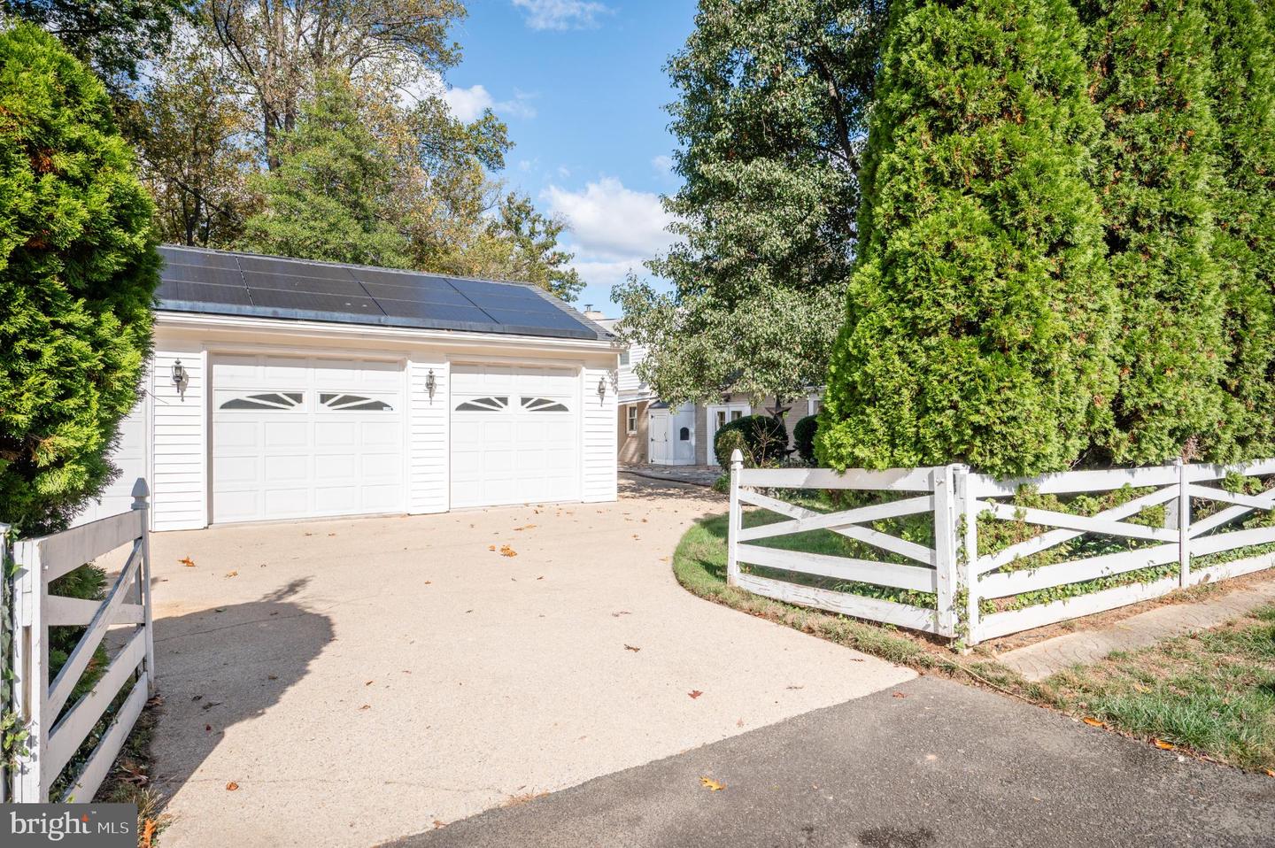 6329 NICHOLSON ST, FALLS CHURCH, Virginia 22044, 4 Bedrooms Bedrooms, 8 Rooms Rooms,3 BathroomsBathrooms,Residential,For sale,6329 NICHOLSON ST,VAFX2275766 MLS # VAFX2275766