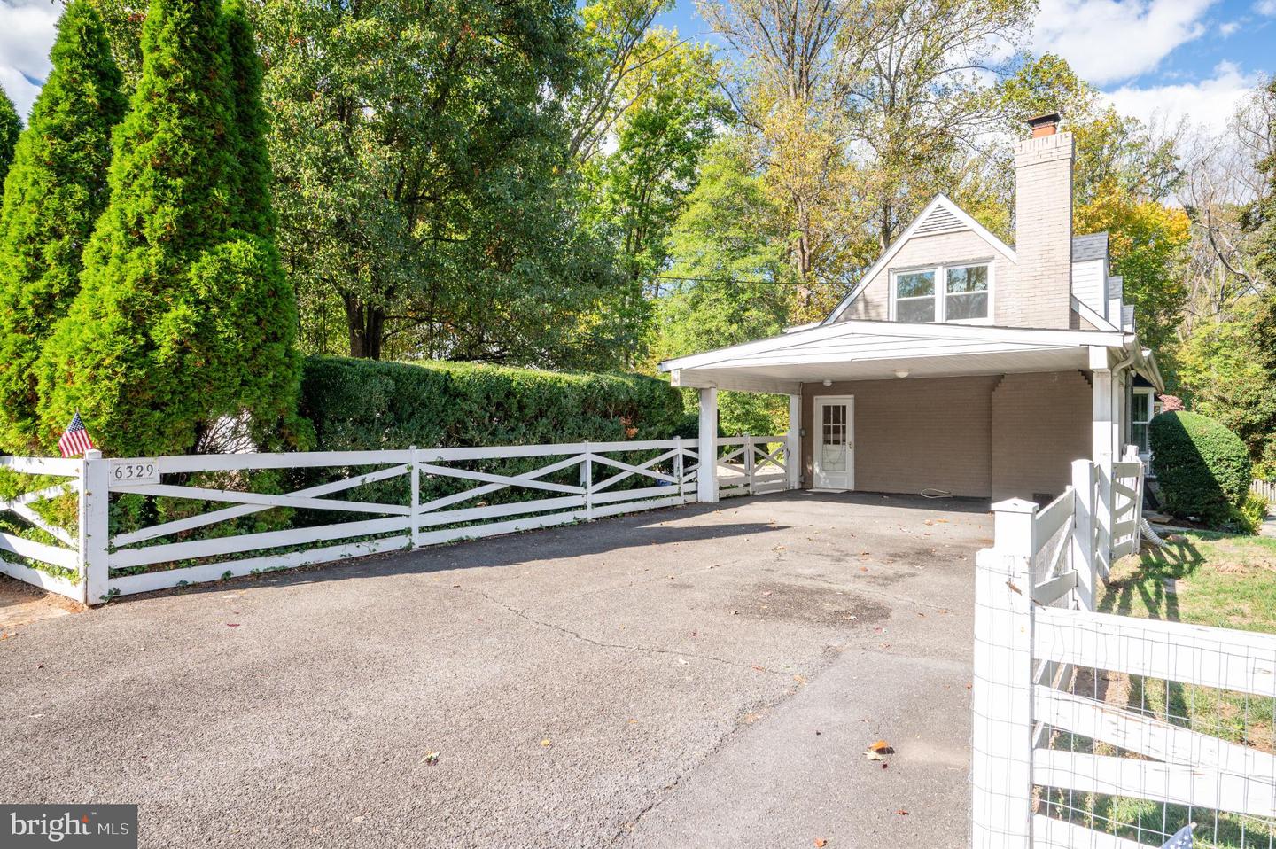 6329 NICHOLSON ST, FALLS CHURCH, Virginia 22044, 4 Bedrooms Bedrooms, 8 Rooms Rooms,3 BathroomsBathrooms,Residential,For sale,6329 NICHOLSON ST,VAFX2275766 MLS # VAFX2275766