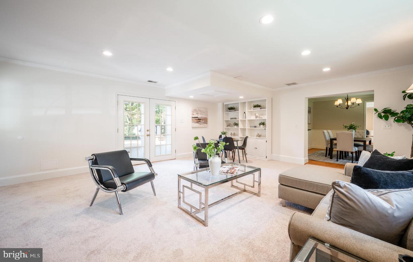 6329 NICHOLSON ST, FALLS CHURCH, Virginia 22044, 4 Bedrooms Bedrooms, 8 Rooms Rooms,3 BathroomsBathrooms,Residential,For sale,6329 NICHOLSON ST,VAFX2275766 MLS # VAFX2275766