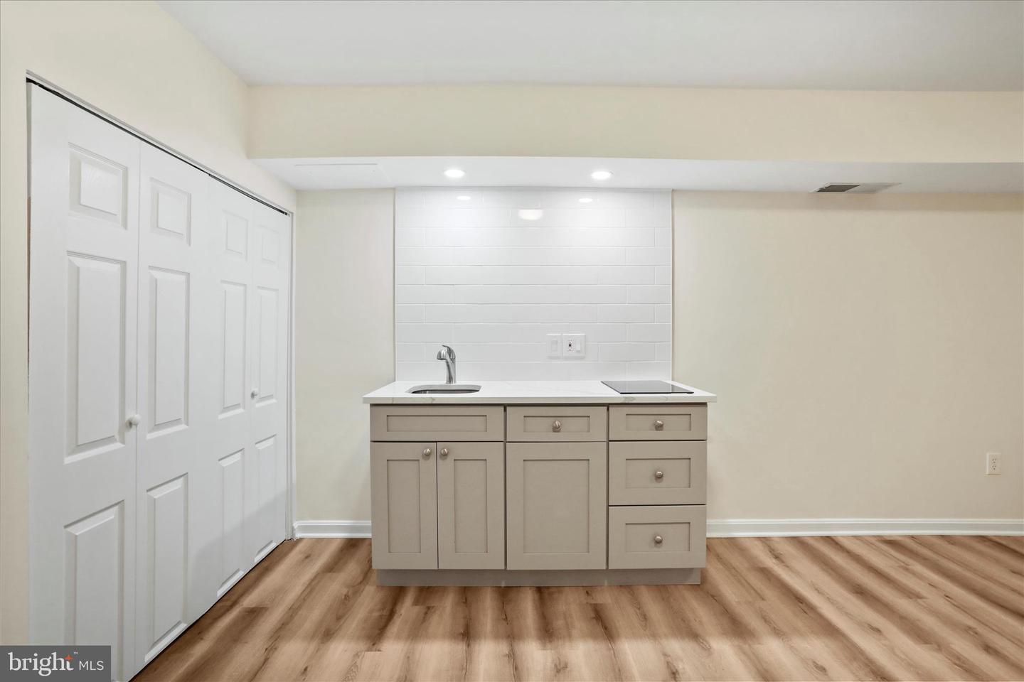 5716 OSPREY CT, CLIFTON, Virginia 20124, 2 Bedrooms Bedrooms, ,2 BathroomsBathrooms,Residential,For sale,5716 OSPREY CT,VAFX2278972 MLS # VAFX2278972 5716 OSPREY CT, CLIFTON, Virginia 20124, 2 Bedrooms Bedrooms, ,2 BathroomsBathrooms,Residential,For sale,5716 OSPREY CT,VAFX2278972 MLS # VAFX2278972