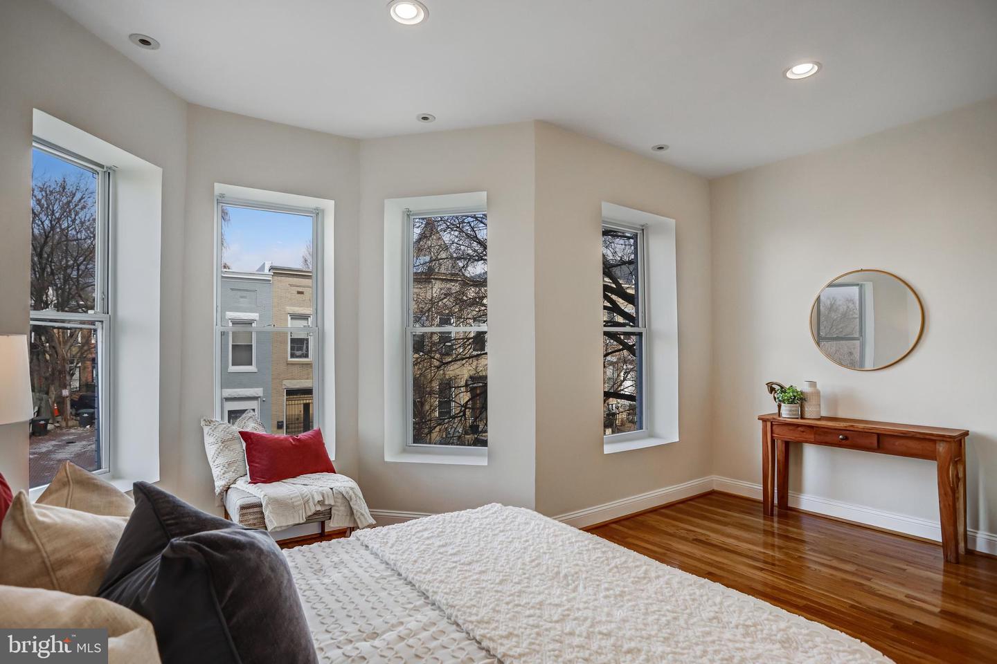 15 TODD PL NE, WASHINGTON, District Of Columbia 20002, 4 Bedrooms Bedrooms, ,2 BathroomsBathrooms,Residential,For sale,15 TODD PL NE,DCDC2231724 MLS # DCDC2231724