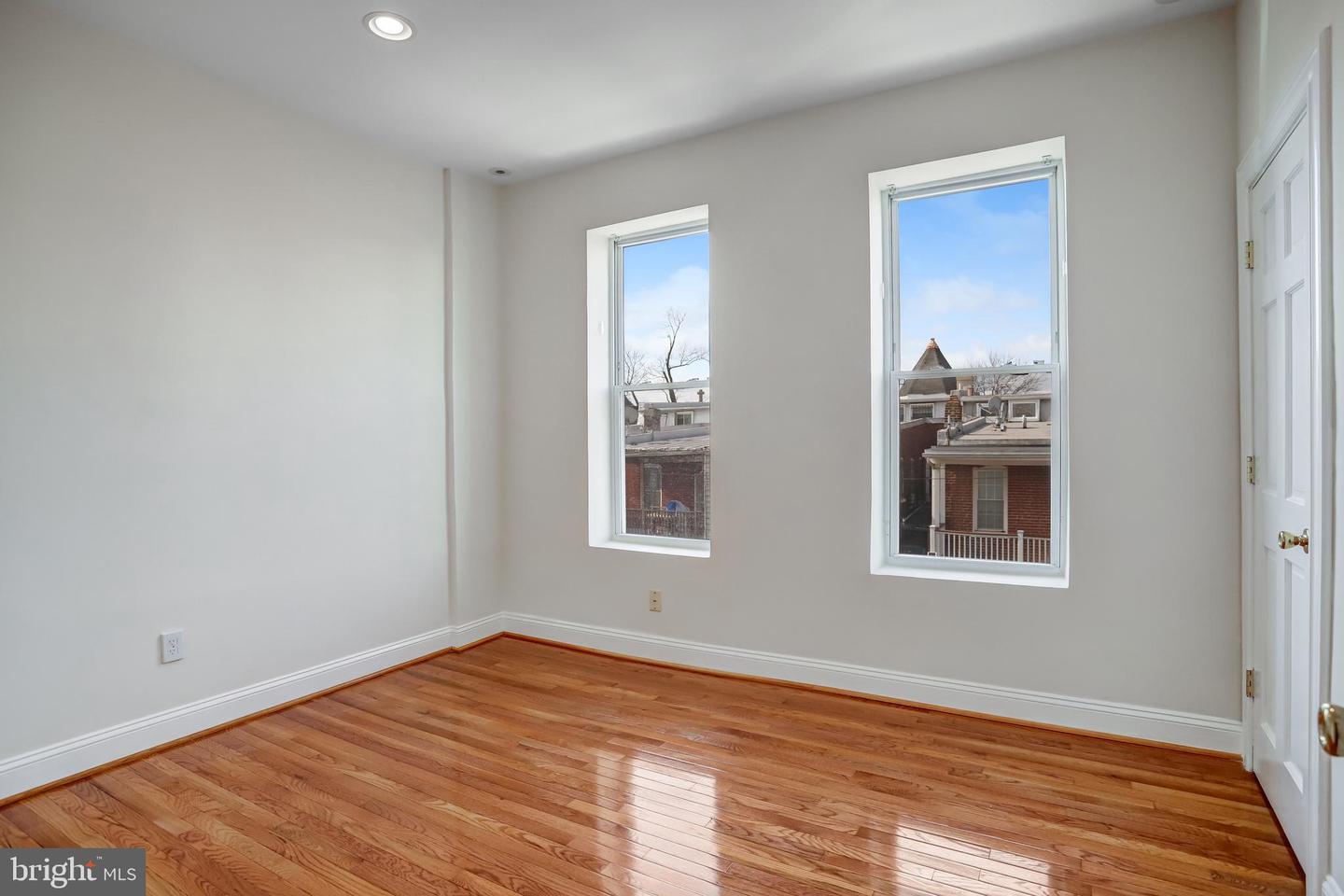 15 TODD PL NE, WASHINGTON, District Of Columbia 20002, 4 Bedrooms Bedrooms, ,2 BathroomsBathrooms,Residential,For sale,15 TODD PL NE,DCDC2231724 MLS # DCDC2231724