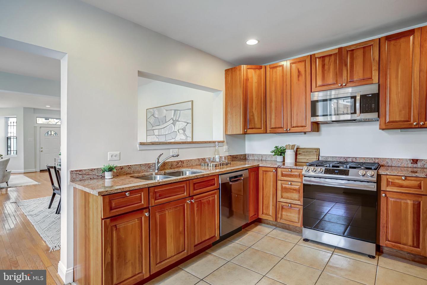 15 TODD PL NE, WASHINGTON, District Of Columbia 20002, 4 Bedrooms Bedrooms, ,2 BathroomsBathrooms,Residential,For sale,15 TODD PL NE,DCDC2231724 MLS # DCDC2231724