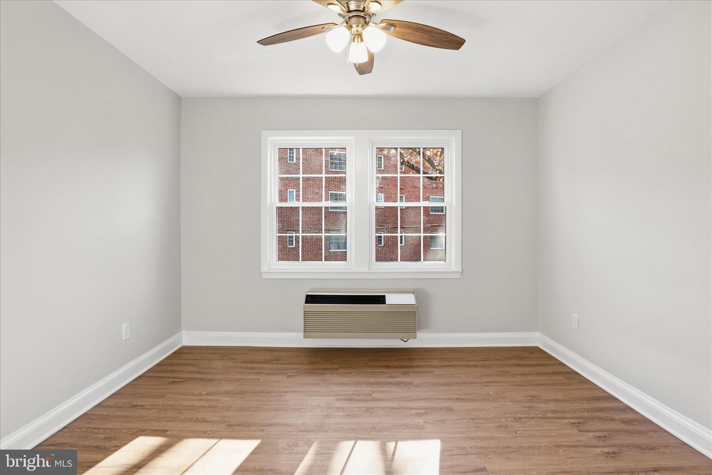 1804 W ABINGDON DR #201, ALEXANDRIA, Virginia 22314, 1 Bedroom Bedrooms, ,1 BathroomBathrooms,Residential,For sale,1804 W ABINGDON DR #201,VAAX2052014 MLS # VAAX2052014