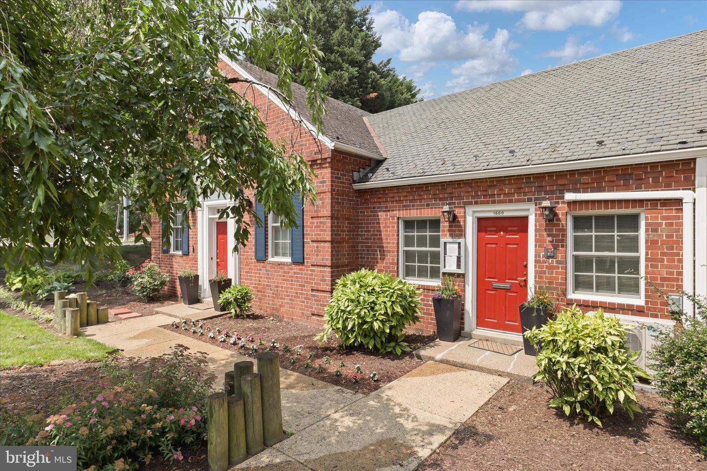 1804 W ABINGDON DR #201, ALEXANDRIA, Virginia 22314, 1 Bedroom Bedrooms, ,1 BathroomBathrooms,Residential,For sale,1804 W ABINGDON DR #201,VAAX2052014 MLS # VAAX2052014