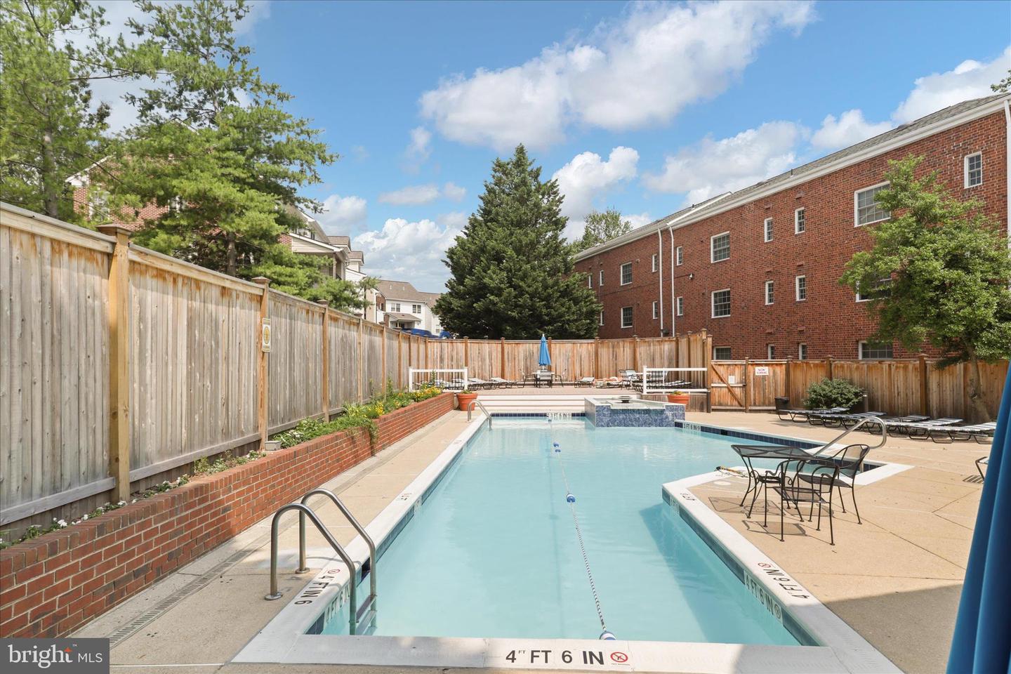 1804 W ABINGDON DR #201, ALEXANDRIA, Virginia 22314, 1 Bedroom Bedrooms, ,1 BathroomBathrooms,Residential,For sale,1804 W ABINGDON DR #201,VAAX2052014 MLS # VAAX2052014