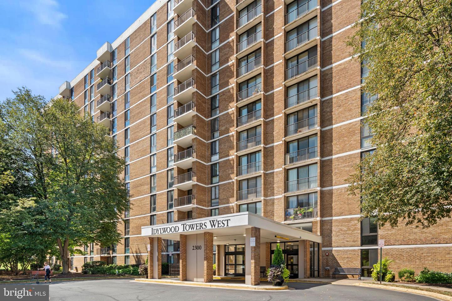 2300 PIMMIT DR #807, FALLS CHURCH, Virginia 22043, 1 Bedroom Bedrooms, ,1 BathroomBathrooms,Residential,For sale,2300 PIMMIT DR #807,VAFX2280398 MLS # VAFX2280398