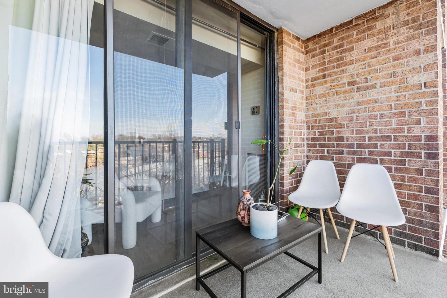 2300 PIMMIT DR #807, FALLS CHURCH, Virginia 22043, 1 Bedroom Bedrooms, ,1 BathroomBathrooms,Residential,For sale,2300 PIMMIT DR #807,VAFX2280398 MLS # VAFX2280398