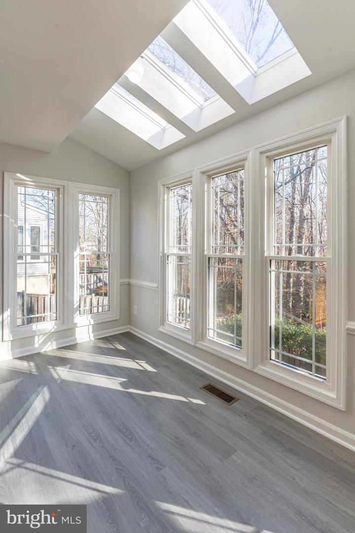 12865 MISTY LN, WOODBRIDGE, Virginia 22192, 3 Bedrooms Bedrooms, ,3 BathroomsBathrooms,Residential,For sale,12865 MISTY LN,VAPW2108300 MLS # VAPW2108300