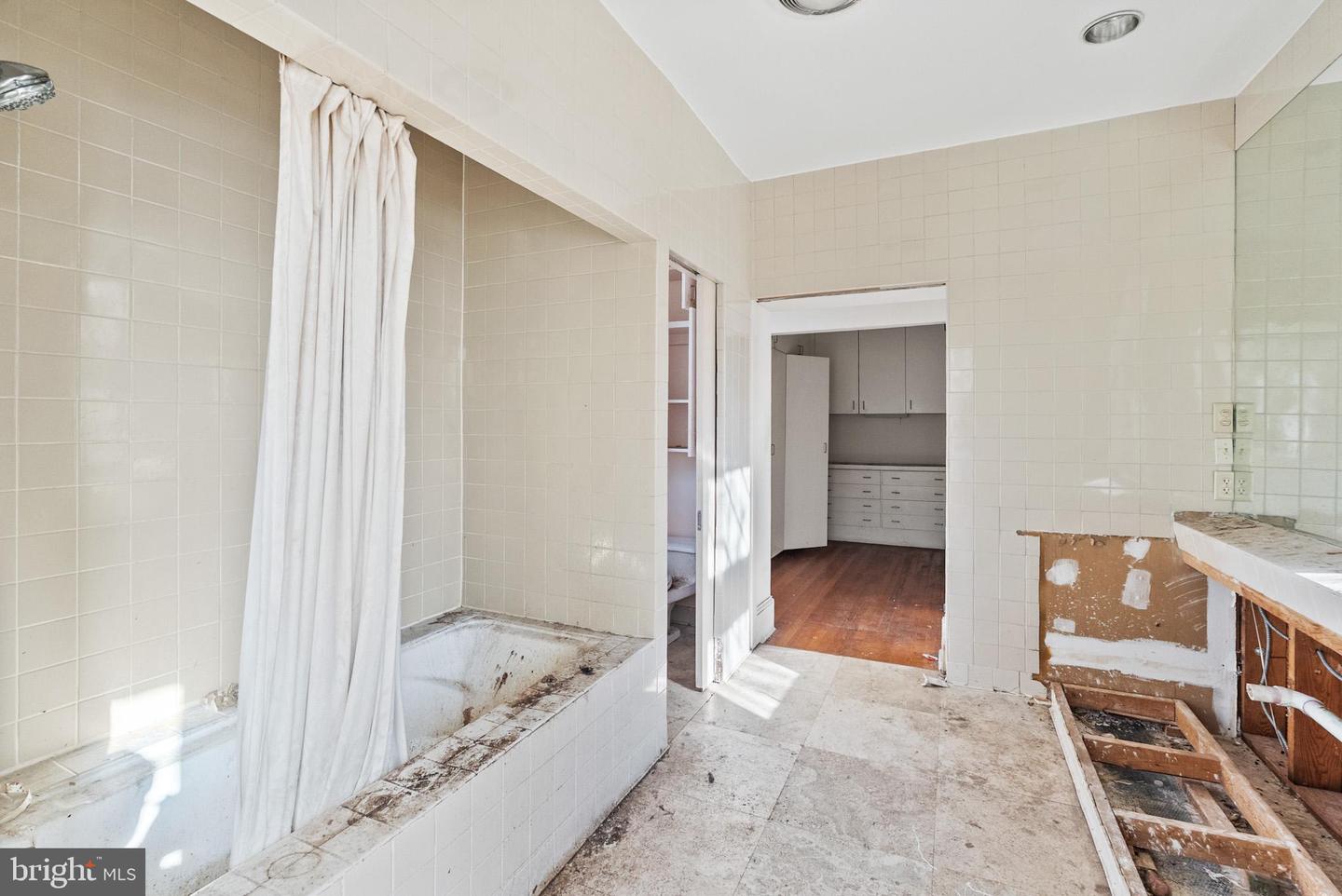 2700 36TH ST NW, WASHINGTON, District Of Columbia 20007, 6 Bedrooms Bedrooms, ,4 BathroomsBathrooms,Residential,For sale,2700 36TH ST NW,DCDC2233064 MLS # DCDC2233064 2700 36TH ST NW, WASHINGTON, District Of Columbia 20007, 6 Bedrooms Bedrooms, ,4 BathroomsBathrooms,Residential,For sale,2700 36TH ST NW,DCDC2233064 MLS # DCDC2233064