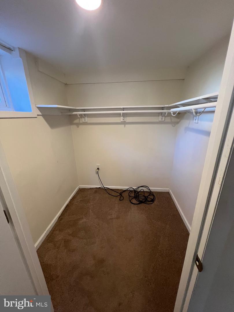 401 MOOREFIELD RD SW, VIENNA, Virginia 22180, 4 Bedrooms Bedrooms, ,3 BathroomsBathrooms,Residential,For sale,401 MOOREFIELD RD SW,VAFX2280812 MLS # VAFX2280812