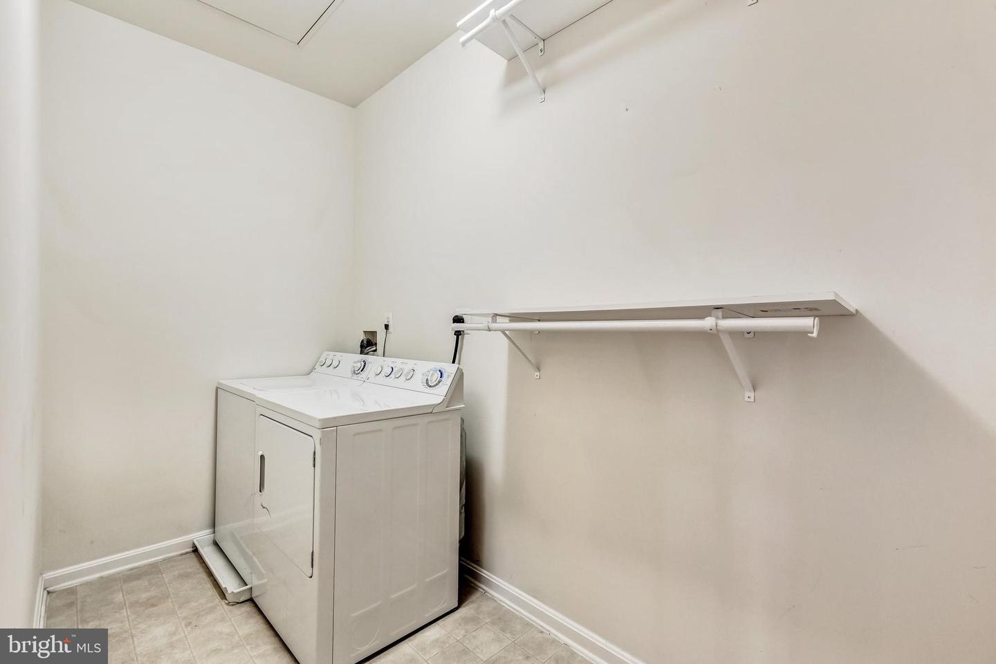 9000 LORTON STATION BLVD #205, LORTON, Virginia 22079, 2 Bedrooms Bedrooms, 7 Rooms Rooms,2 BathroomsBathrooms,Residential,For sale,9000 LORTON STATION BLVD #205,VAFX2280816 MLS # VAFX2280816