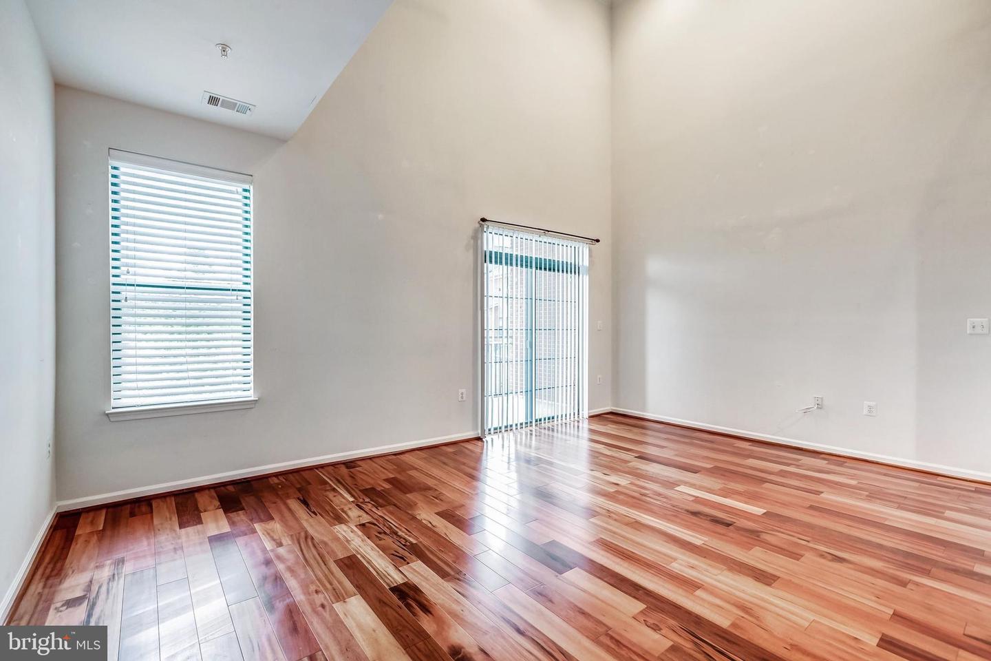 9000 LORTON STATION BLVD #205, LORTON, Virginia 22079, 2 Bedrooms Bedrooms, 7 Rooms Rooms,2 BathroomsBathrooms,Residential,For sale,9000 LORTON STATION BLVD #205,VAFX2280816 MLS # VAFX2280816