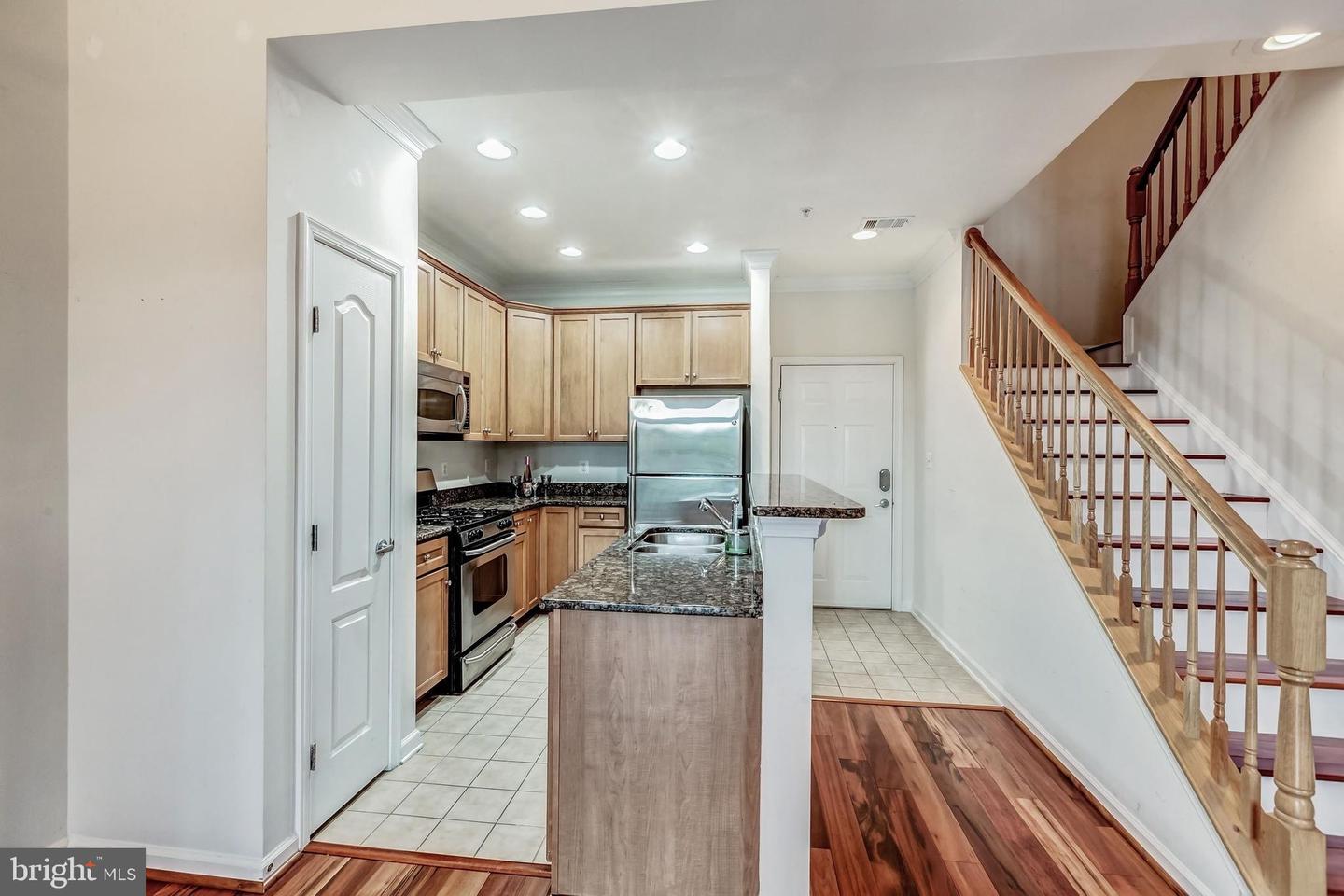 9000 LORTON STATION BLVD #205, LORTON, Virginia 22079, 2 Bedrooms Bedrooms, 7 Rooms Rooms,2 BathroomsBathrooms,Residential,For sale,9000 LORTON STATION BLVD #205,VAFX2280816 MLS # VAFX2280816