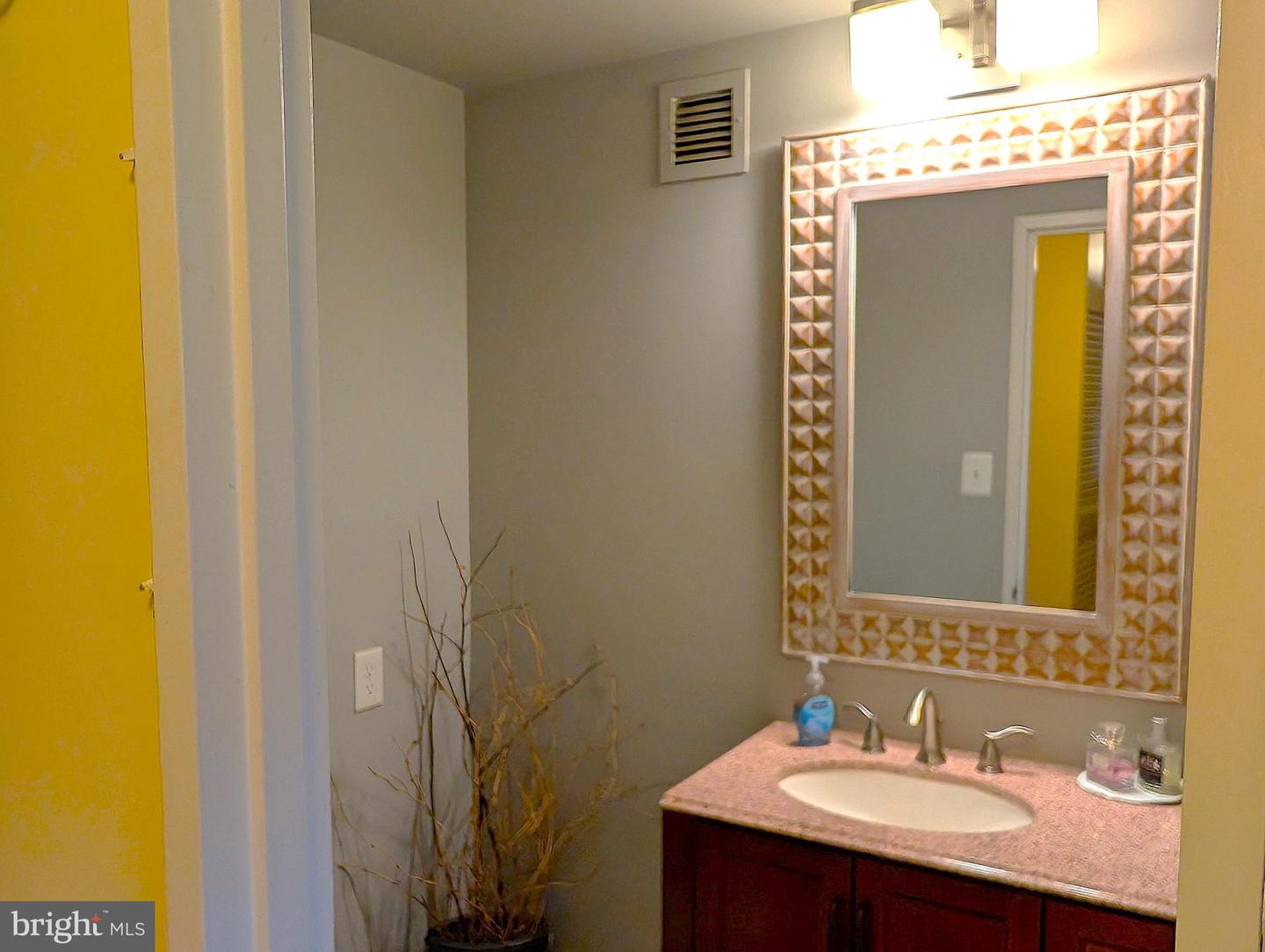 2555 PENNSYLVANIA AVE NW #408, WASHINGTON, District Of Columbia 20037, 1 Bedroom Bedrooms, ,1 BathroomBathrooms,Residential,For sale,2555 PENNSYLVANIA AVE NW #408,DCDC2233354 MLS # DCDC2233354 2555 PENNSYLVANIA AVE NW #408, WASHINGTON, District Of Columbia 20037, 1 Bedroom Bedrooms, ,1 BathroomBathrooms,Residential,For sale,2555 PENNSYLVANIA AVE NW #408,DCDC2233354 MLS # DCDC2233354