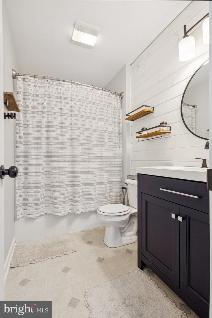 200 POWELL ST, FREDERICKSBURG, Virginia 22408, 3 Bedrooms Bedrooms, 8 Rooms Rooms,2 BathroomsBathrooms,Residential,For sale,200 POWELL ST,VASP2037884 MLS # VASP2037884