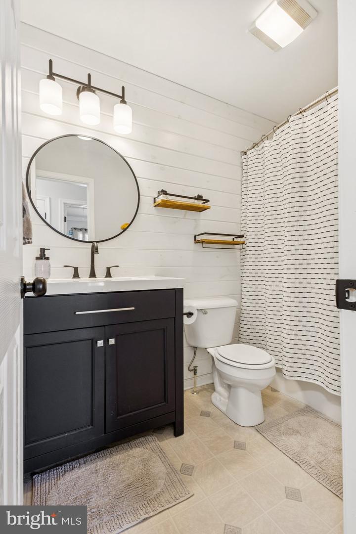 200 POWELL ST, FREDERICKSBURG, Virginia 22408, 3 Bedrooms Bedrooms, 8 Rooms Rooms,2 BathroomsBathrooms,Residential,For sale,200 POWELL ST,VASP2037884 MLS # VASP2037884