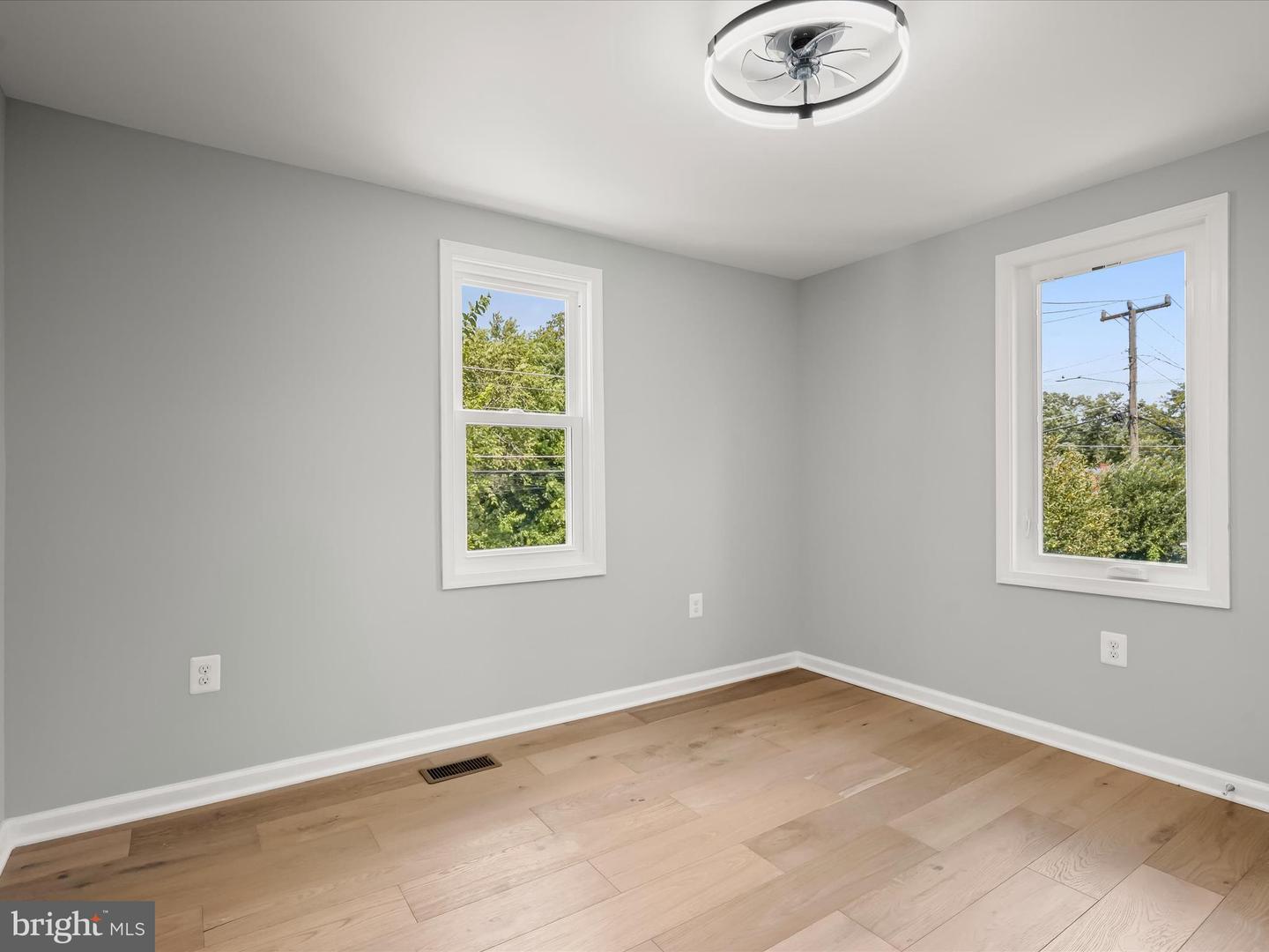 2917 E LEE AVE, ALEXANDRIA, Virginia 22306, 4 Bedrooms Bedrooms, ,3 BathroomsBathrooms,Residential,For sale,2917 E LEE AVE,VAFX2280930 MLS # VAFX2280930