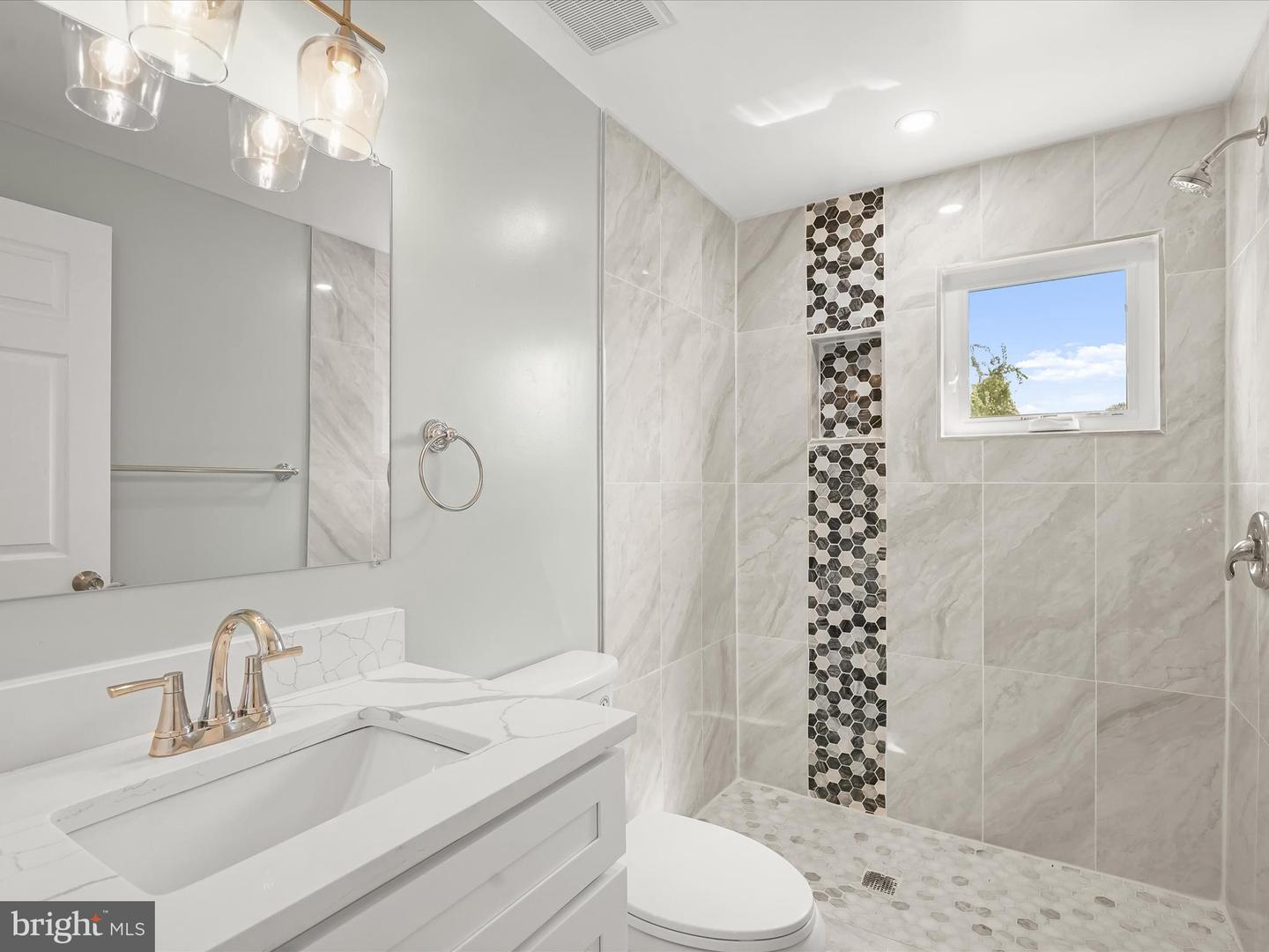 2917 E LEE AVE, ALEXANDRIA, Virginia 22306, 4 Bedrooms Bedrooms, ,3 BathroomsBathrooms,Residential,For sale,2917 E LEE AVE,VAFX2280930 MLS # VAFX2280930