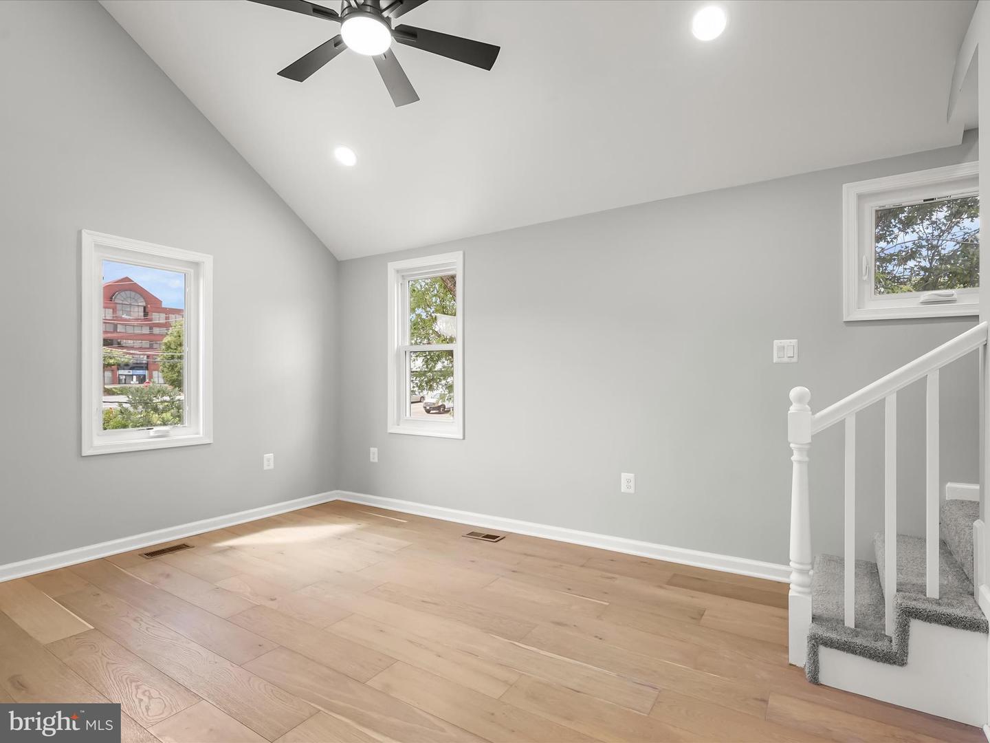 2917 E LEE AVE, ALEXANDRIA, Virginia 22306, 4 Bedrooms Bedrooms, ,3 BathroomsBathrooms,Residential,For sale,2917 E LEE AVE,VAFX2280930 MLS # VAFX2280930