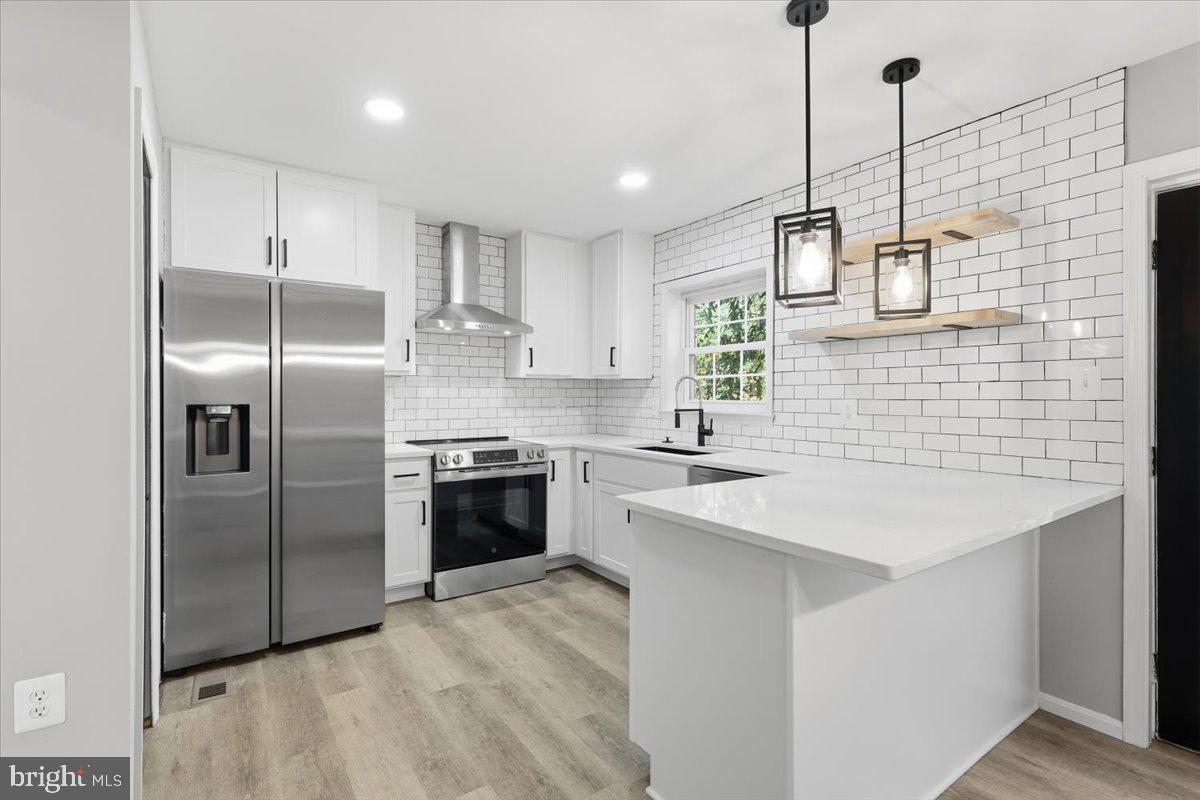 5714 MASON BLUFF DR, BURKE, Virginia 22015, 3 Bedrooms Bedrooms, ,3 BathroomsBathrooms,Residential,For sale,5714 MASON BLUFF DR,VAFX2280964 MLS # VAFX2280964