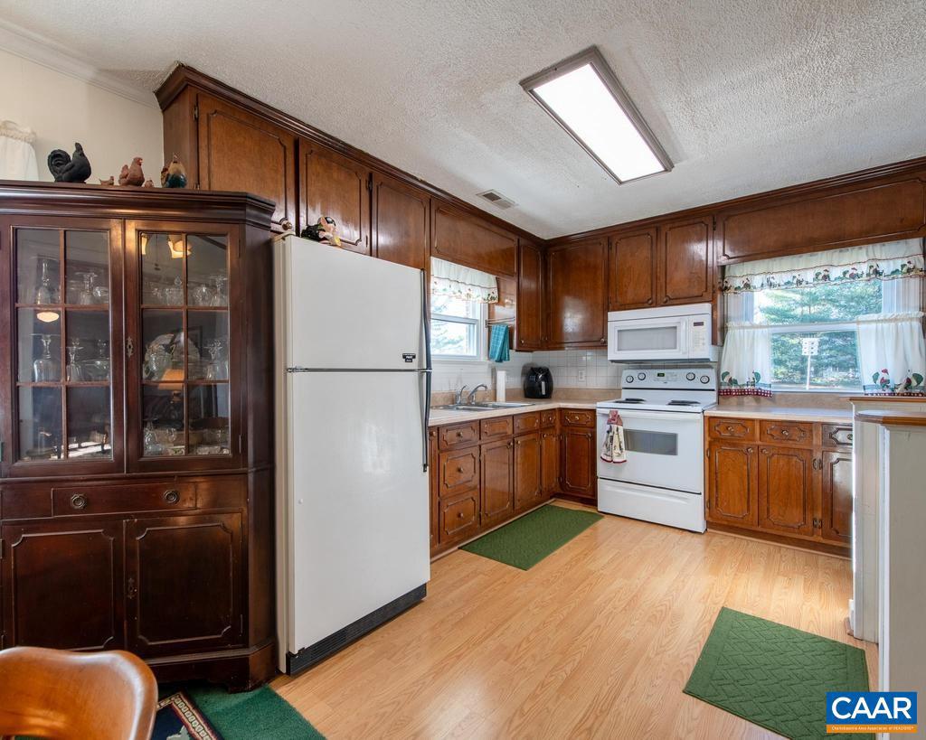 3483 WEST RIVER RD, SCOTTSVILLE, Virginia 24590, 4 Bedrooms Bedrooms, ,2 BathroomsBathrooms,Residential,For sale,3483 WEST RIVER RD,671549 MLS # 671549