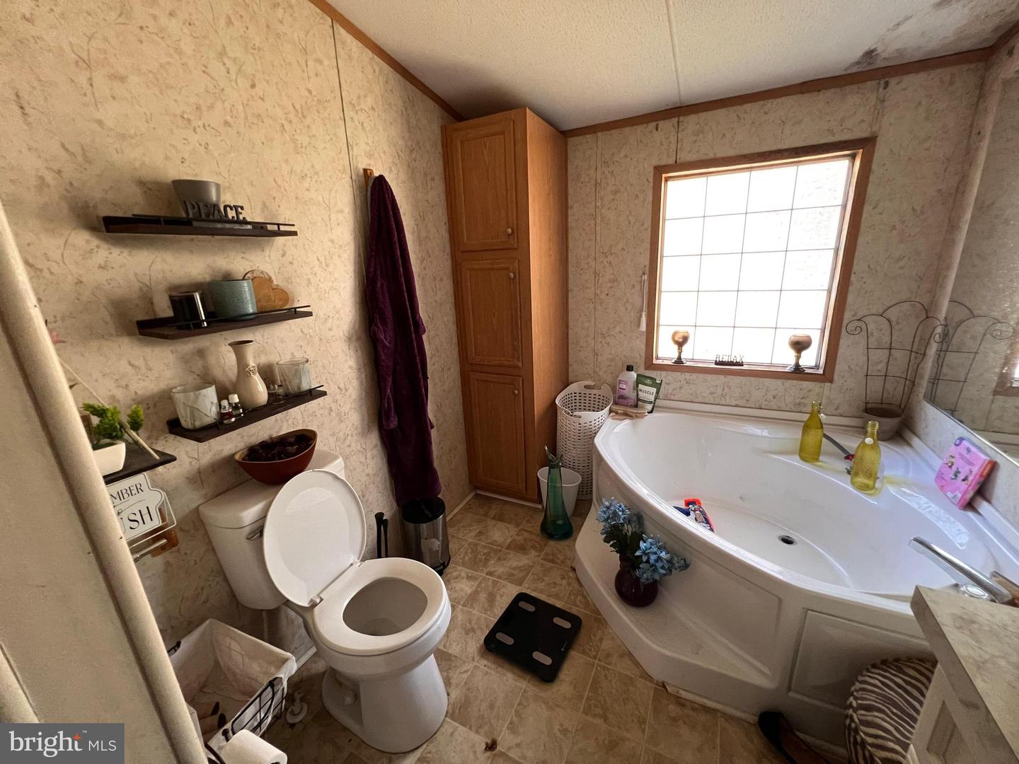 28145 WHITES NECK RD, PARKSLEY, Virginia 23421, 3 Bedrooms Bedrooms, ,2 BathroomsBathrooms,Residential,For sale,28145 WHITES NECK RD,VAAC2002438 MLS # VAAC2002438