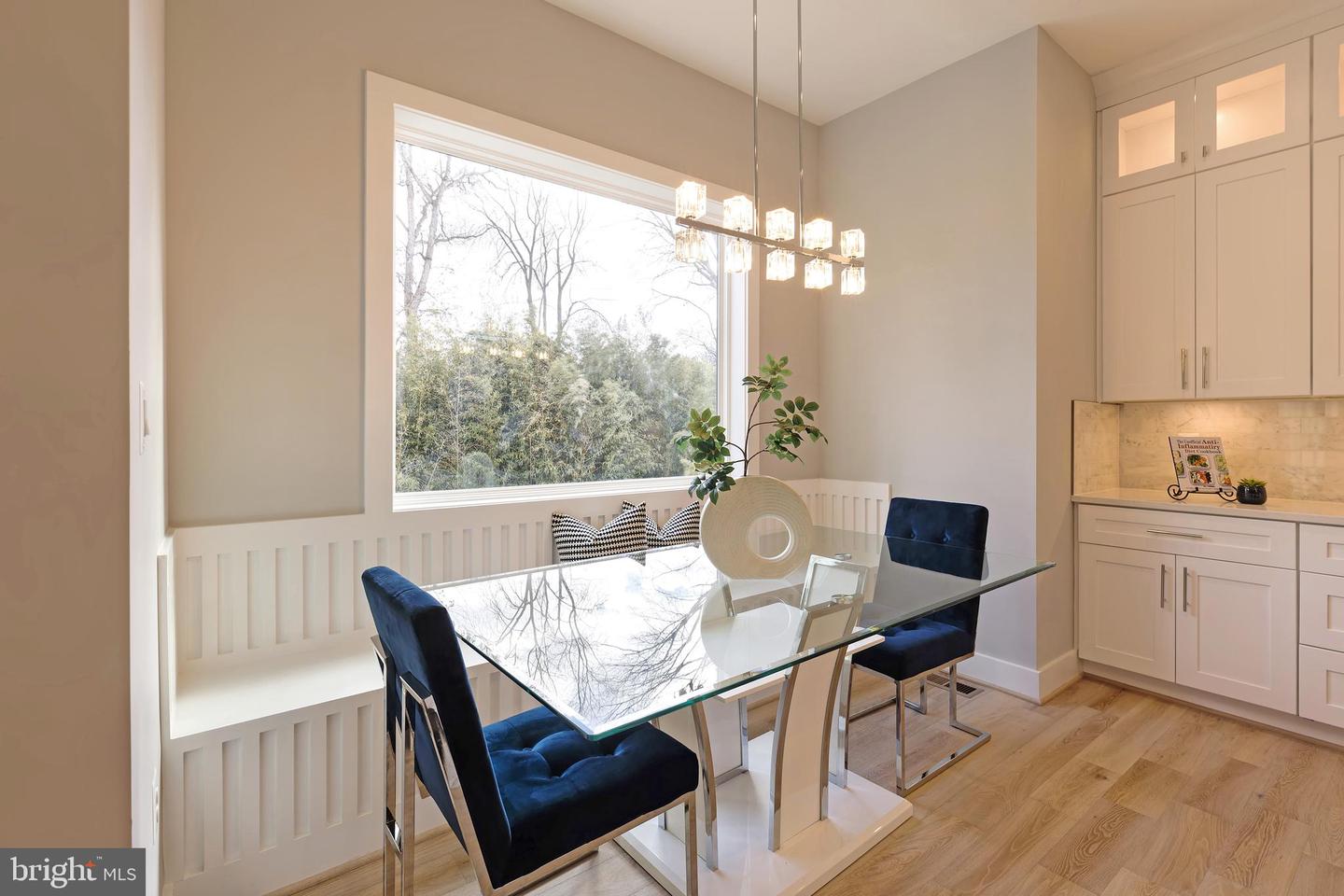 125 CASMAR ST SE, VIENNA, Virginia 22180, 7 Bedrooms Bedrooms, ,7 BathroomsBathrooms,Residential,For sale,125 CASMAR ST SE,VAFX2280946 MLS # VAFX2280946