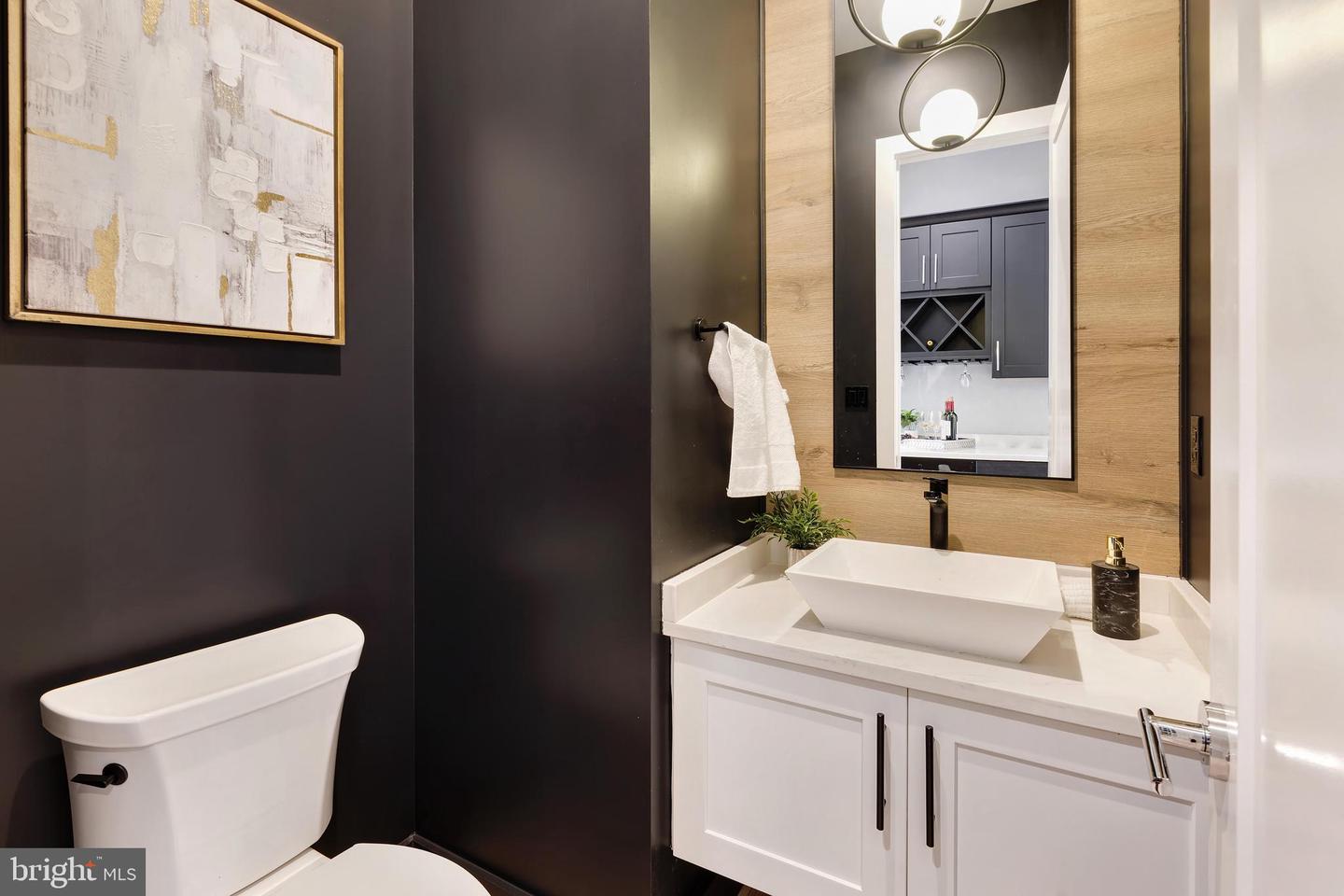 125 CASMAR ST SE, VIENNA, Virginia 22180, 7 Bedrooms Bedrooms, ,7 BathroomsBathrooms,Residential,For sale,125 CASMAR ST SE,VAFX2280946 MLS # VAFX2280946