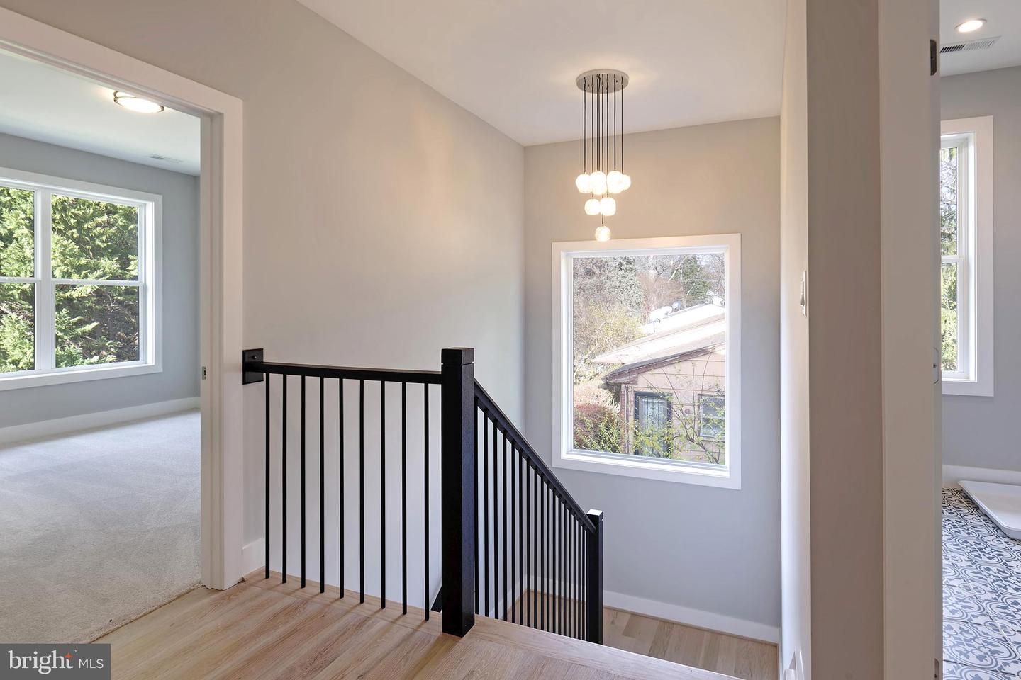 125 CASMAR ST SE, VIENNA, Virginia 22180, 7 Bedrooms Bedrooms, ,7 BathroomsBathrooms,Residential,For sale,125 CASMAR ST SE,VAFX2280946 MLS # VAFX2280946