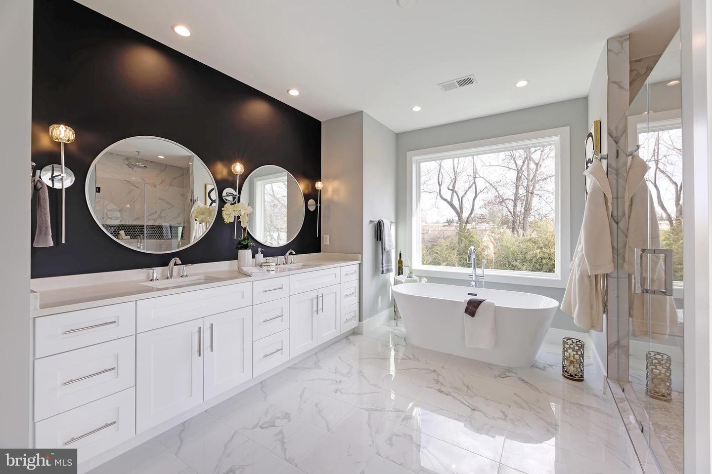 125 CASMAR ST SE, VIENNA, Virginia 22180, 7 Bedrooms Bedrooms, ,7 BathroomsBathrooms,Residential,For sale,125 CASMAR ST SE,VAFX2280946 MLS # VAFX2280946