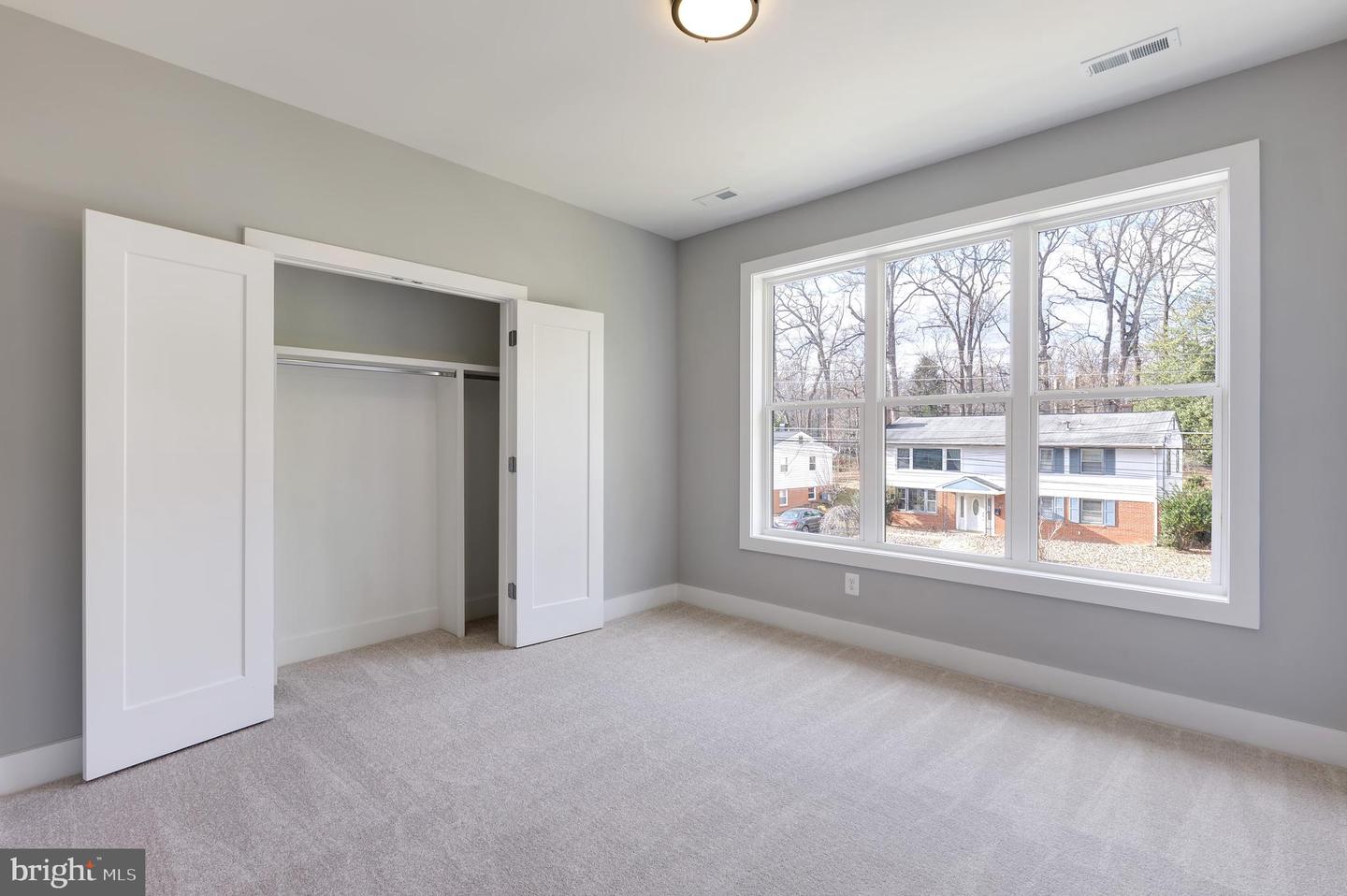 125 CASMAR ST SE, VIENNA, Virginia 22180, 7 Bedrooms Bedrooms, ,7 BathroomsBathrooms,Residential,For sale,125 CASMAR ST SE,VAFX2280946 MLS # VAFX2280946