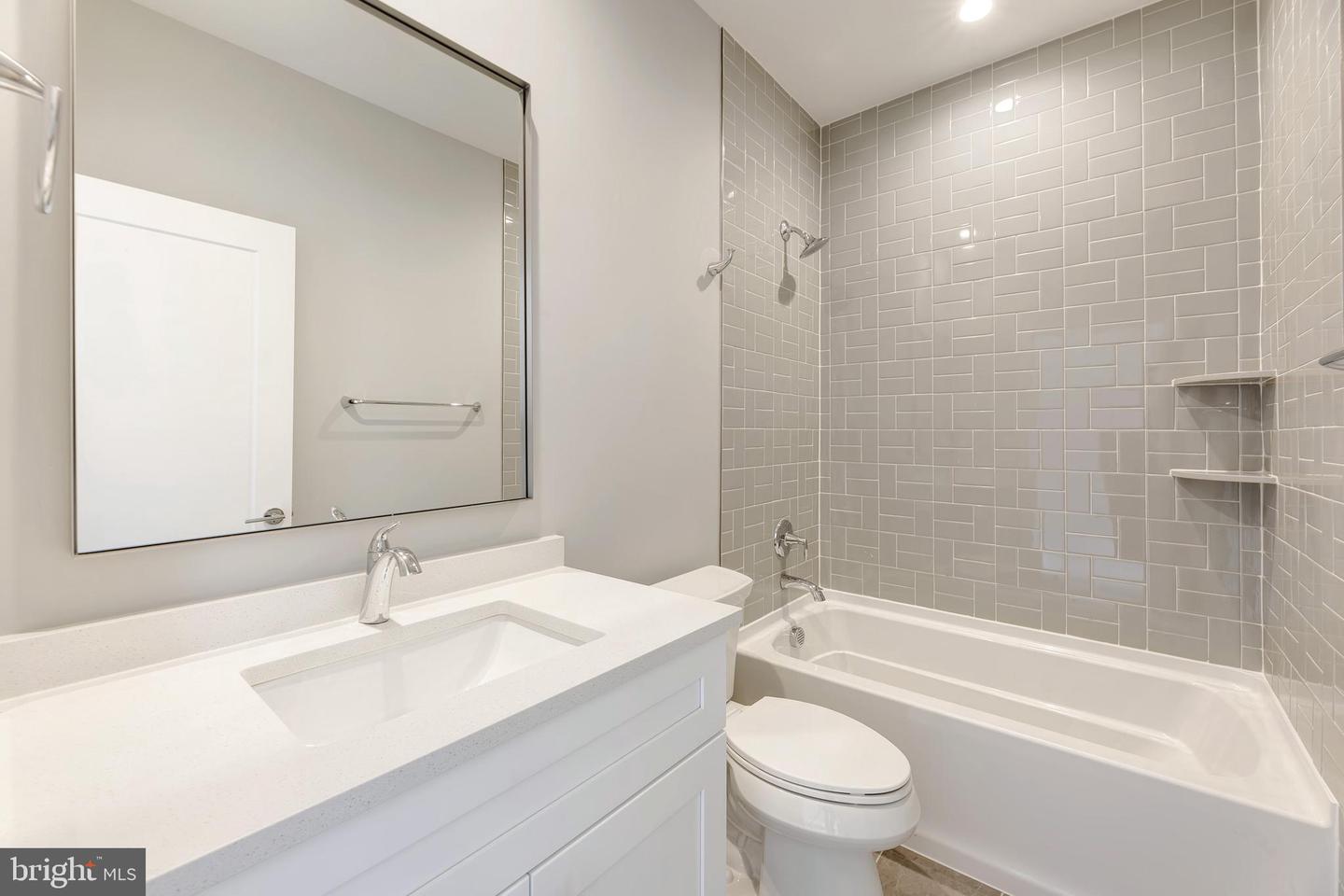 125 CASMAR ST SE, VIENNA, Virginia 22180, 7 Bedrooms Bedrooms, ,7 BathroomsBathrooms,Residential,For sale,125 CASMAR ST SE,VAFX2280946 MLS # VAFX2280946