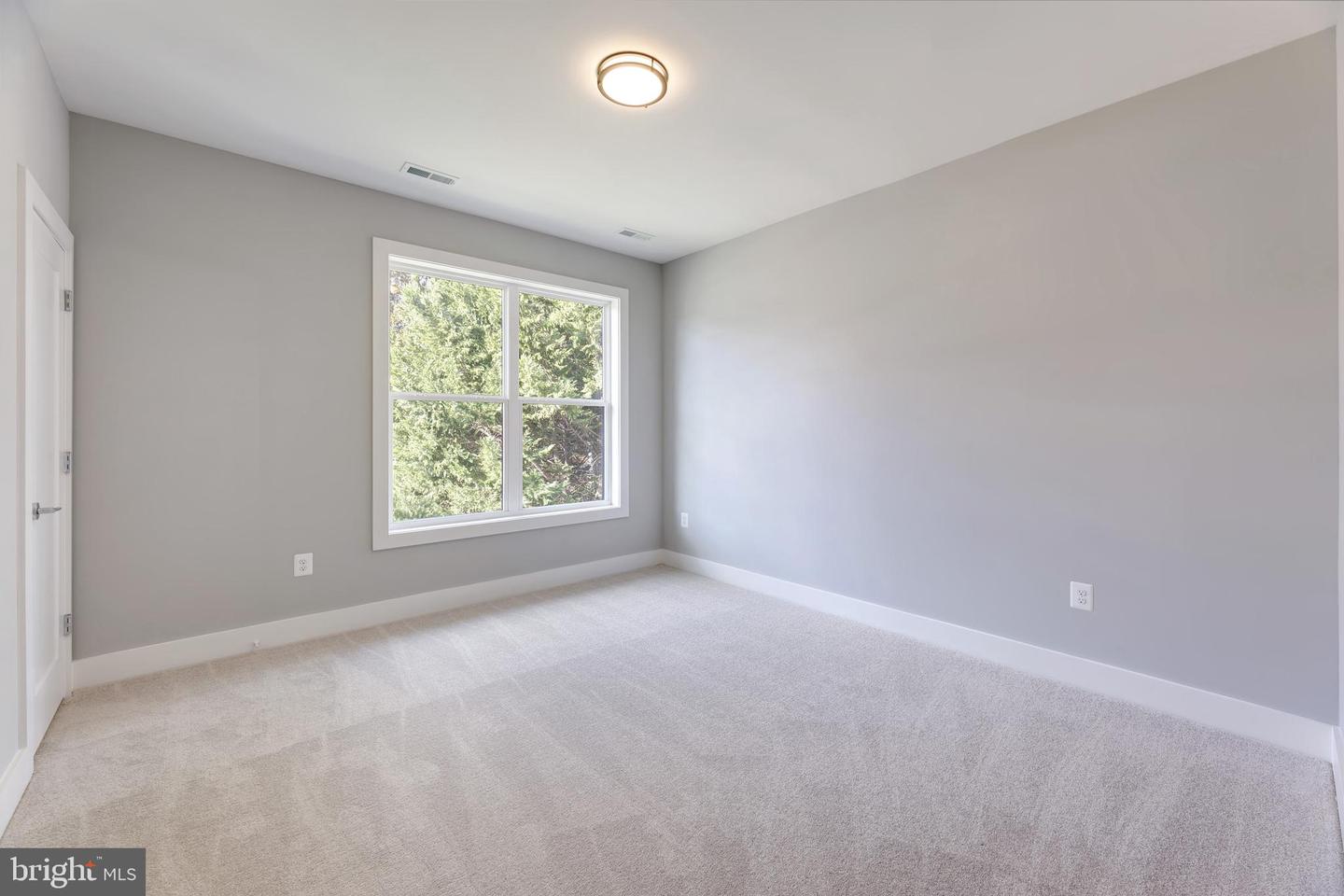 125 CASMAR ST SE, VIENNA, Virginia 22180, 7 Bedrooms Bedrooms, ,7 BathroomsBathrooms,Residential,For sale,125 CASMAR ST SE,VAFX2280946 MLS # VAFX2280946