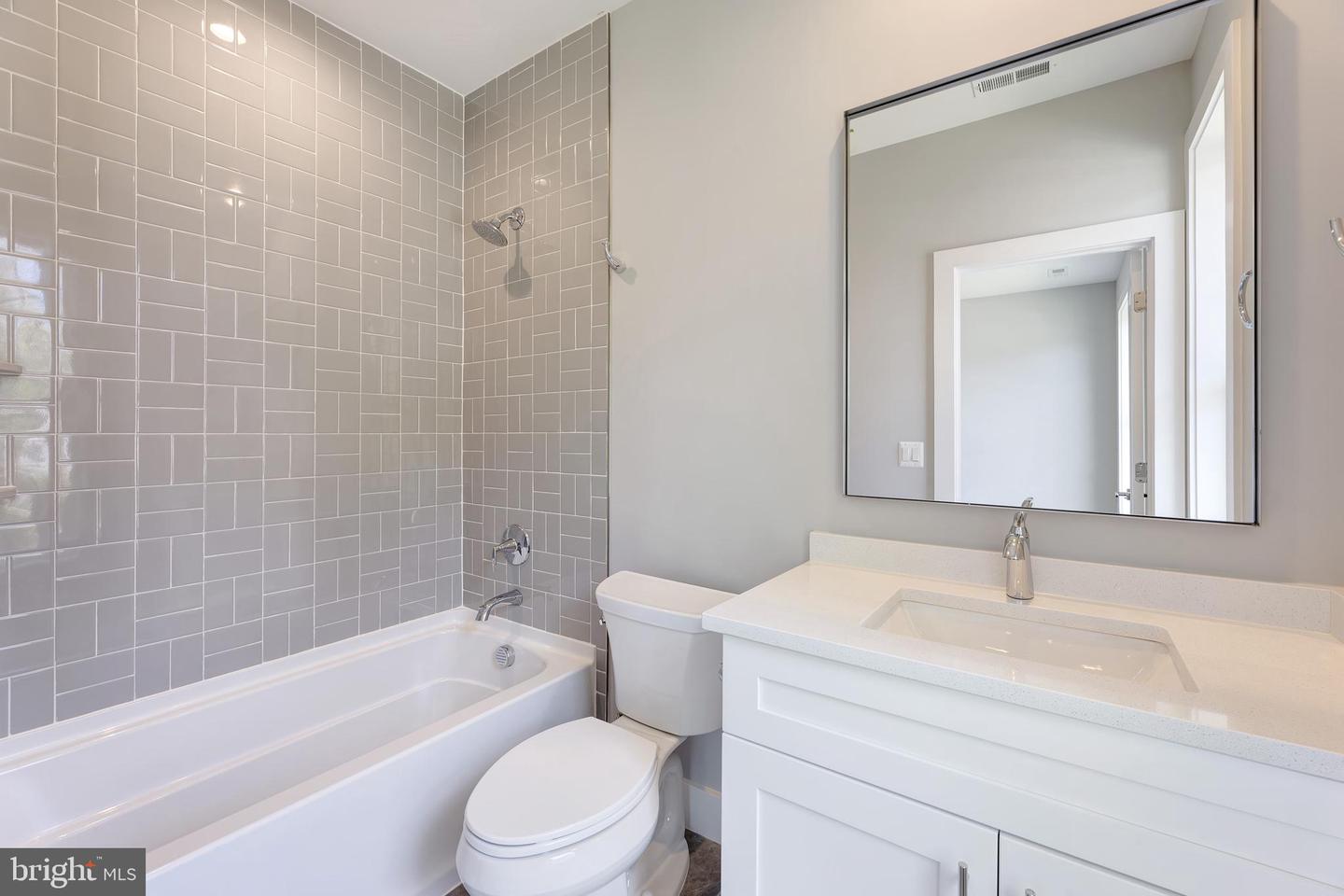 125 CASMAR ST SE, VIENNA, Virginia 22180, 7 Bedrooms Bedrooms, ,7 BathroomsBathrooms,Residential,For sale,125 CASMAR ST SE,VAFX2280946 MLS # VAFX2280946