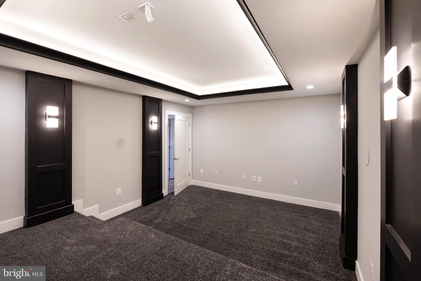 125 CASMAR ST SE, VIENNA, Virginia 22180, 7 Bedrooms Bedrooms, ,7 BathroomsBathrooms,Residential,For sale,125 CASMAR ST SE,VAFX2280946 MLS # VAFX2280946