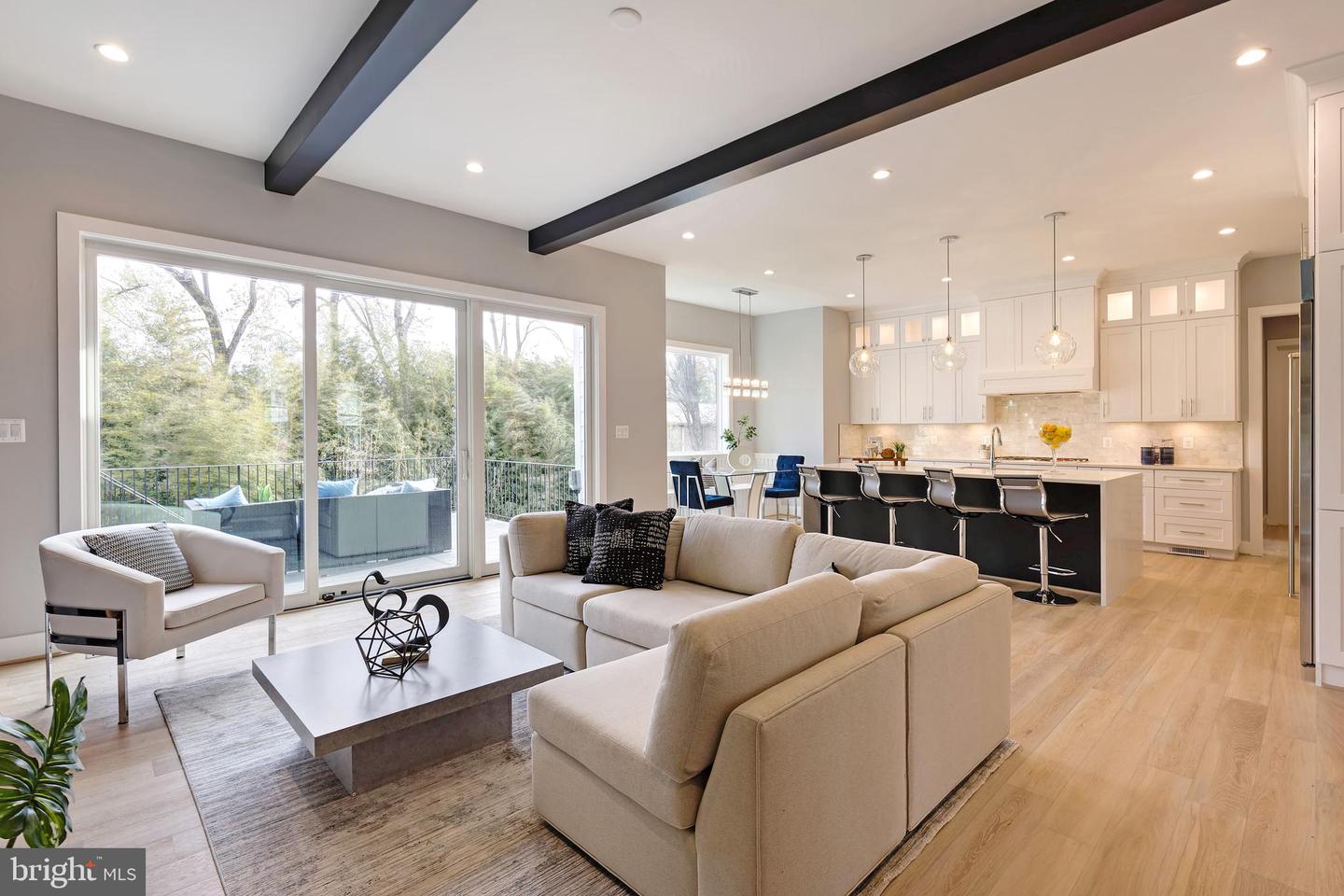 125 CASMAR ST SE, VIENNA, Virginia 22180, 7 Bedrooms Bedrooms, ,7 BathroomsBathrooms,Residential,For sale,125 CASMAR ST SE,VAFX2280946 MLS # VAFX2280946